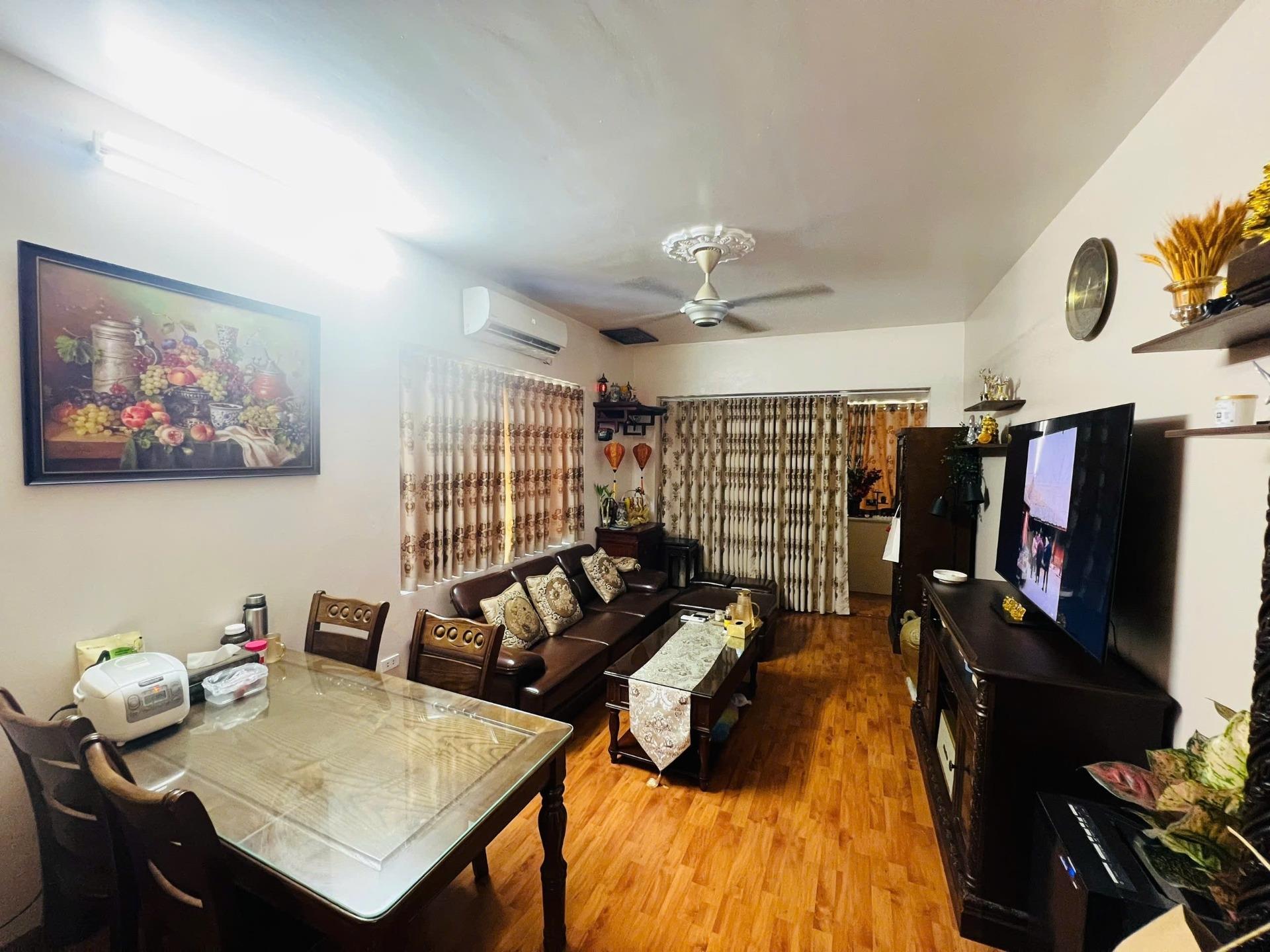Cần bán gấp bán nhanh căn hộ 75 m2, giá 6,89 tỷ tại Đường Lý Nam Đế - Hoàn Kiếm - Hà Nội
