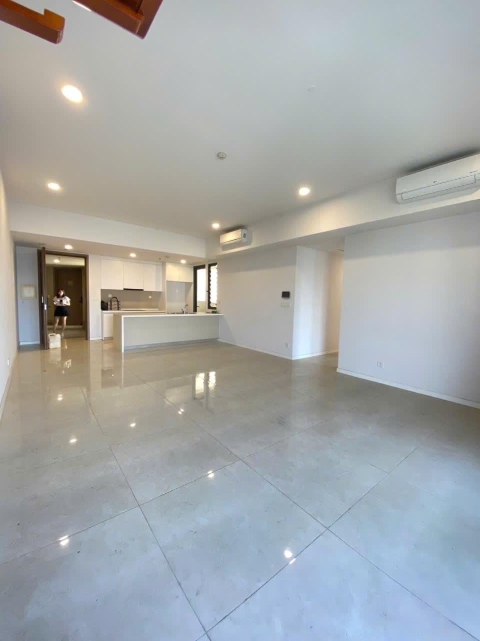 Bán nhanh căn hộ chung cư 111 m2, giá rẻ tại Phố Lê Trọng Tấn - La Khê - Hà Đông - Hà Nội