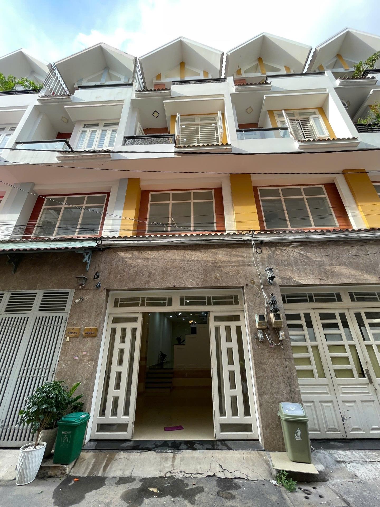 Thuê ngay căn nhà đẹp tại Đường Quốc Lộ 13 - Hiệp Bình Phước - Thủ Đức, 189 m2, giá 18 triệu/tháng