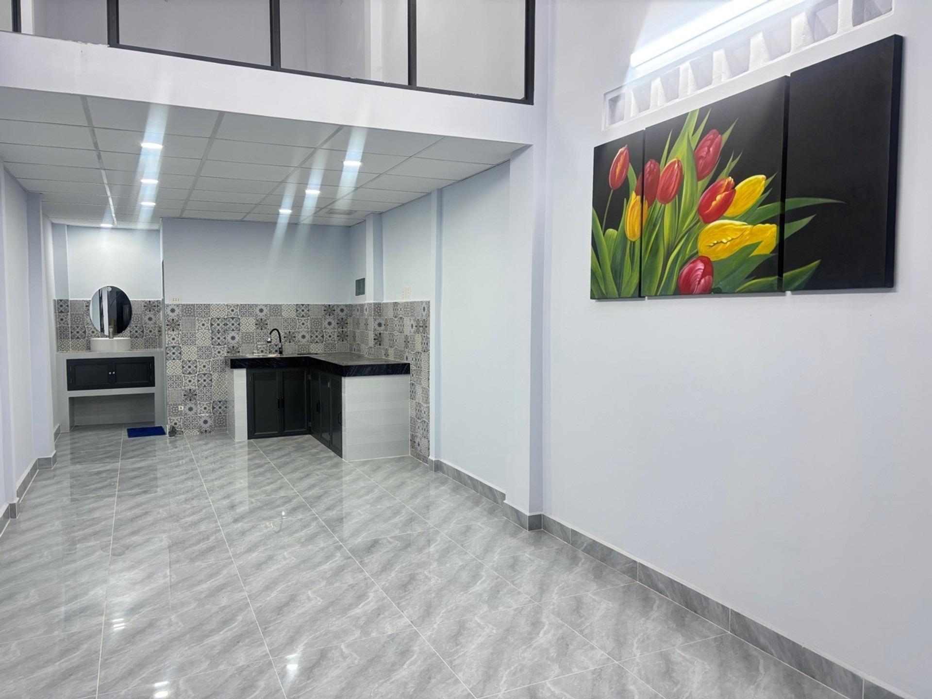 Cần bán nhanh nhà sổ hồng riêng 33 m2 tại Đường Tô Ngọc Vân - Linh Đông - Thủ Đức, giá 3,95 tỷ
