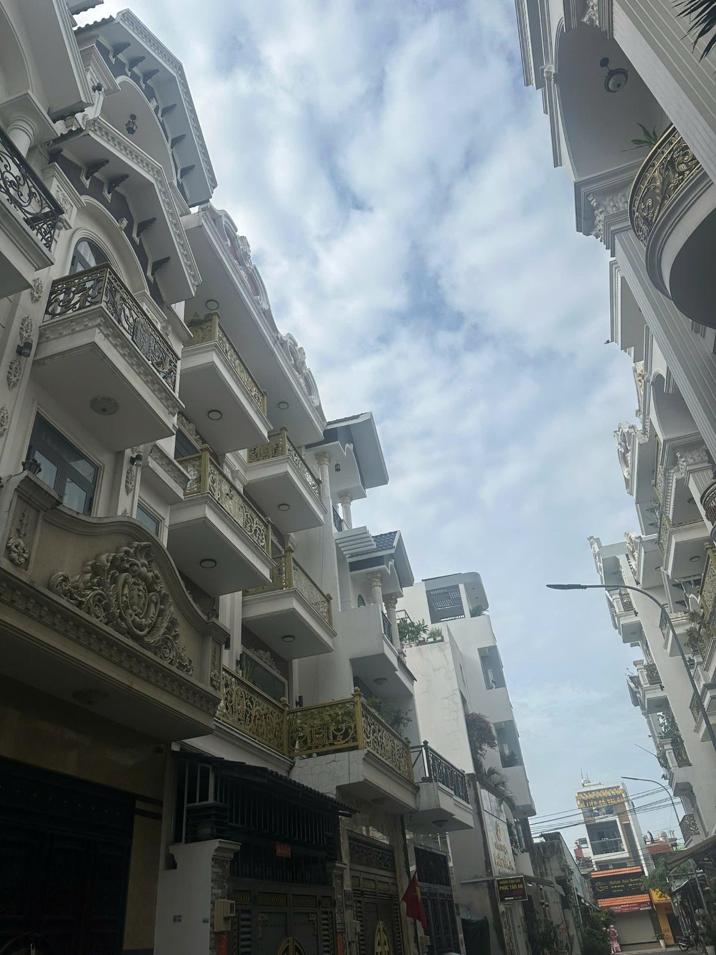 Bán nhà sổ riêng 60 m2, hướng Đông tại Đường Liên khu 4-5 - Bình Hưng Hòa B - Bình Tân, giá 6,2 tỷ