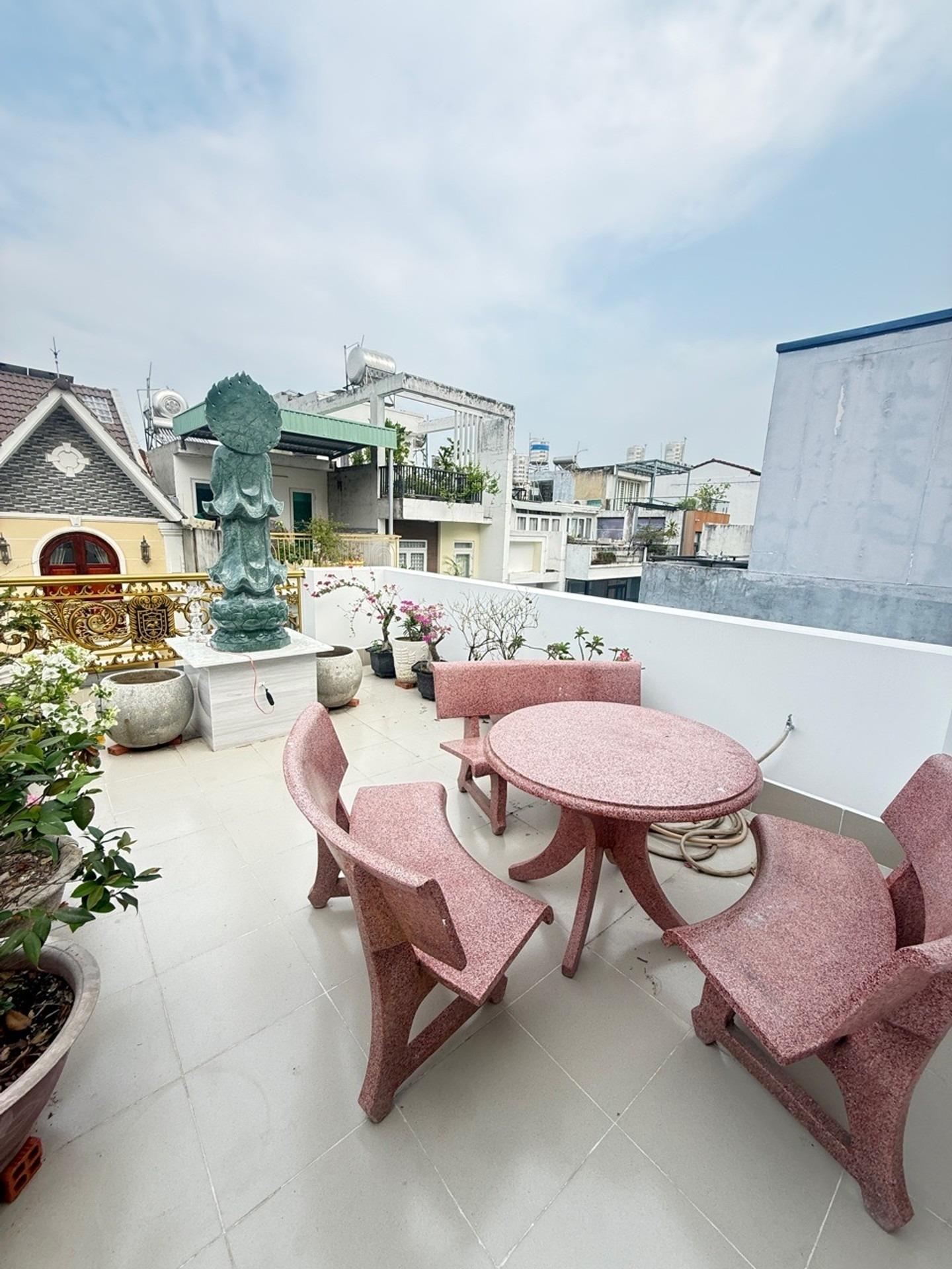 Bán nhanh nhà sổ riêng 58 m2, hướng Đông-Nam tại Phường Linh Chiểu - Thủ Đức, giá 10,5 tỷ