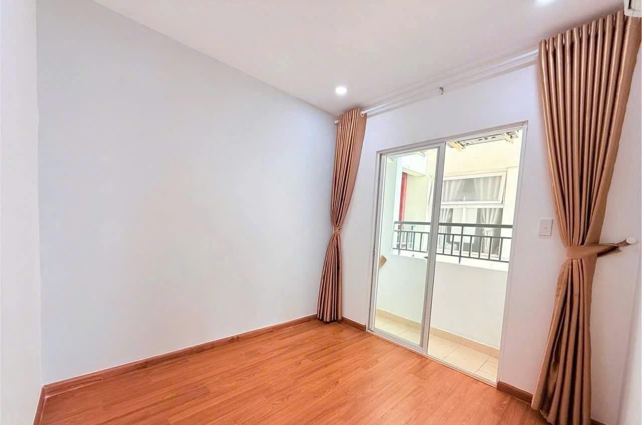 Cho thuê gấp căn hộ 95 m2 tại Đường Nguyễn Sơn - Tân Phú - TP Hồ Chí Minh, giá 9,5 tr/tháng