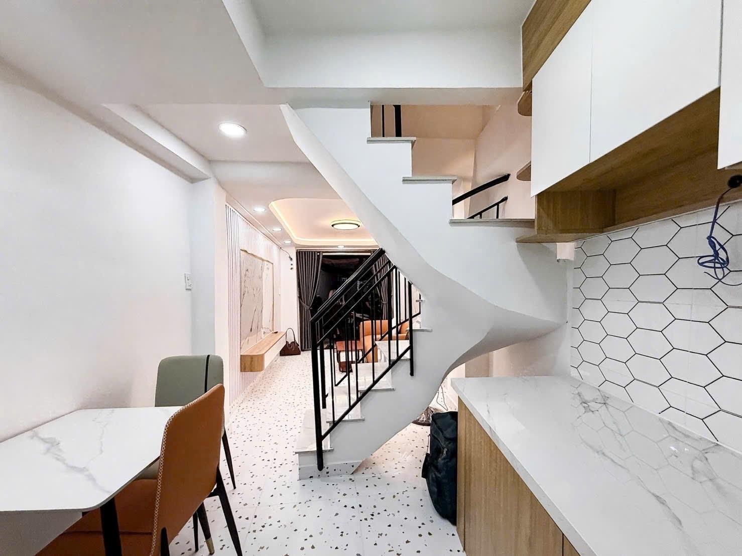 Sở hữu nhà 72 m2, hướng Nam tại Đường Xô Viết Nghệ Tĩnh - Bình Thạnh - TP Hồ Chí Minh, giá 2 tỷ