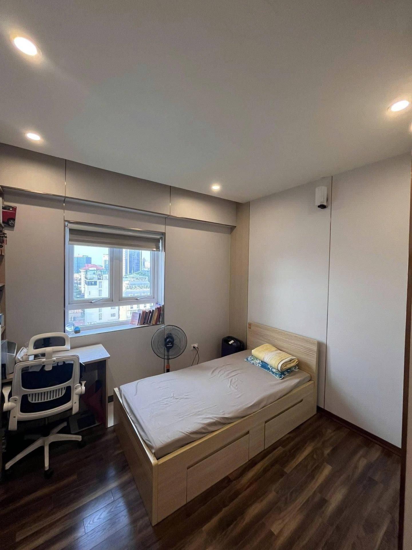 Cần cho thuê gấp căn chung cư 80 m2 tại Đường Đội Cấn - Ba Đình - Hà Nội, giá 19 tr/tháng