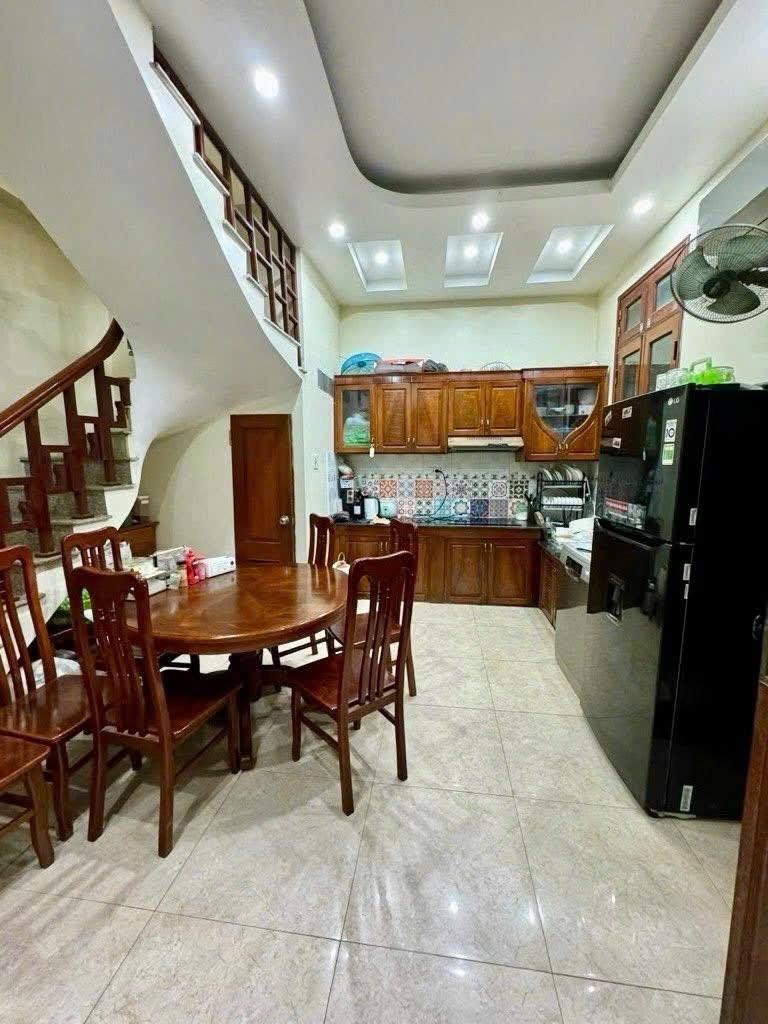 Cần bán nhanh nhà riêng sổ đỏ 52 m2 tại Quận Thanh Xuân - Hà Nội, giá 11,6 tỷ