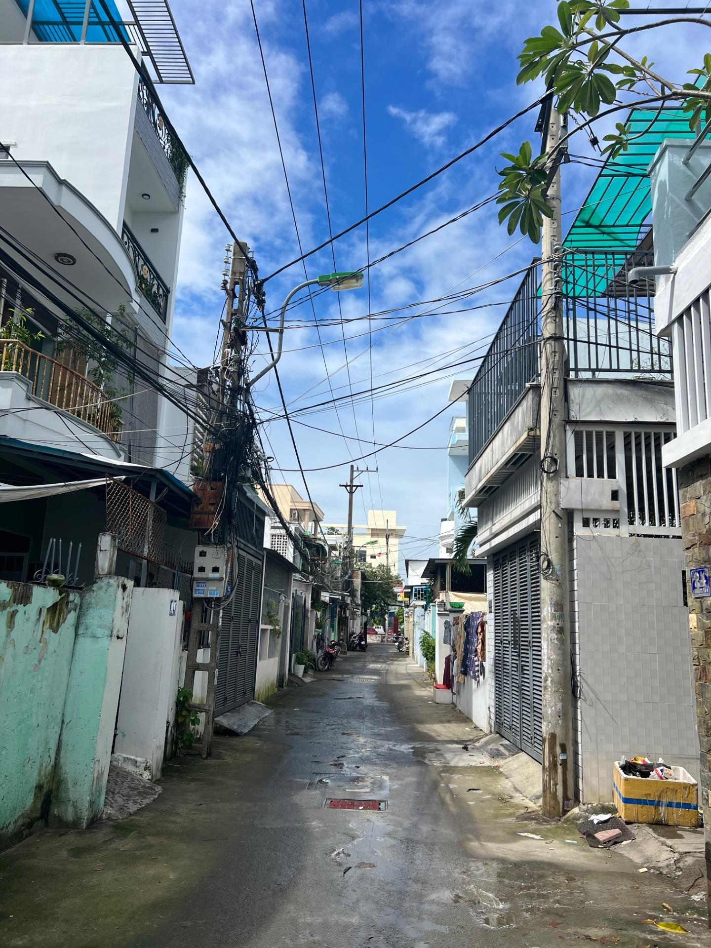 Bán nhà sổ riêng 178 m2, hướng Tây-Bắc tại Đường Máy Nước - Phước Tân - Nha Trang, giá 14,9 tỷ