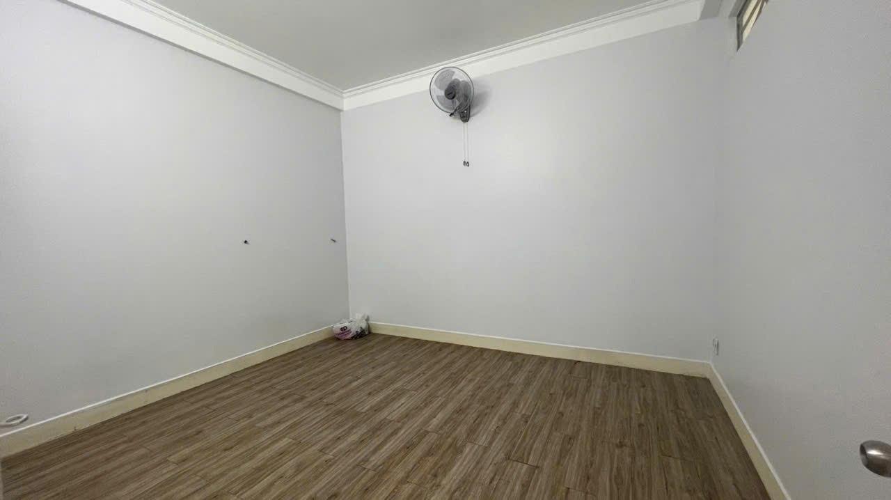 Cho thuê gấp căn chung cư 68 m2 tại Đường Phan Xích Long - Phú Nhuận, giá 8,5 tr/tháng