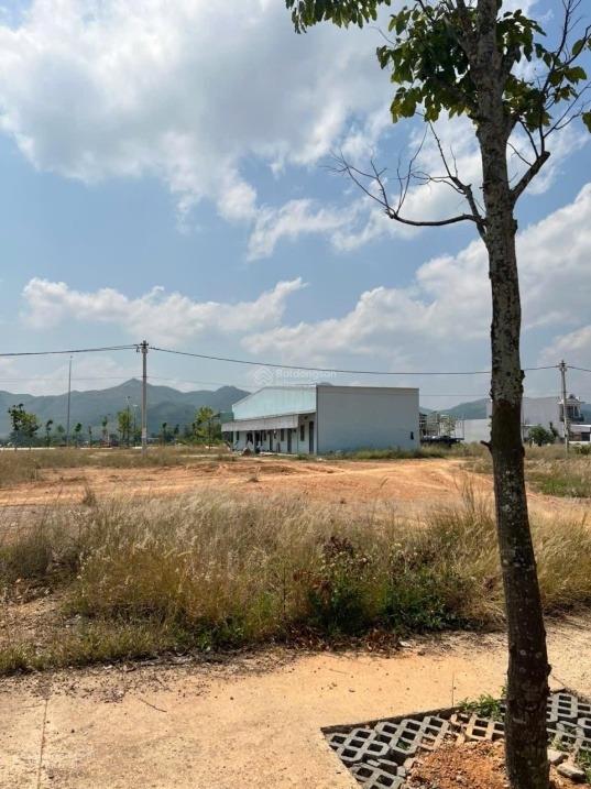 Cần bán ngay mảnh đất 150 m2, hướng Tây-Bắc tại Xã Canh Vinh - Vân Canh - Bình Định, giá 800 triệu