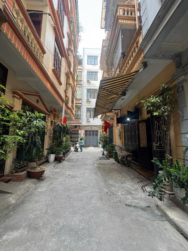 Bán nhanh nhà đẹp 46 m2 tại Quận Đống Đa - Hà Nội, giá 16,5 tỷ
