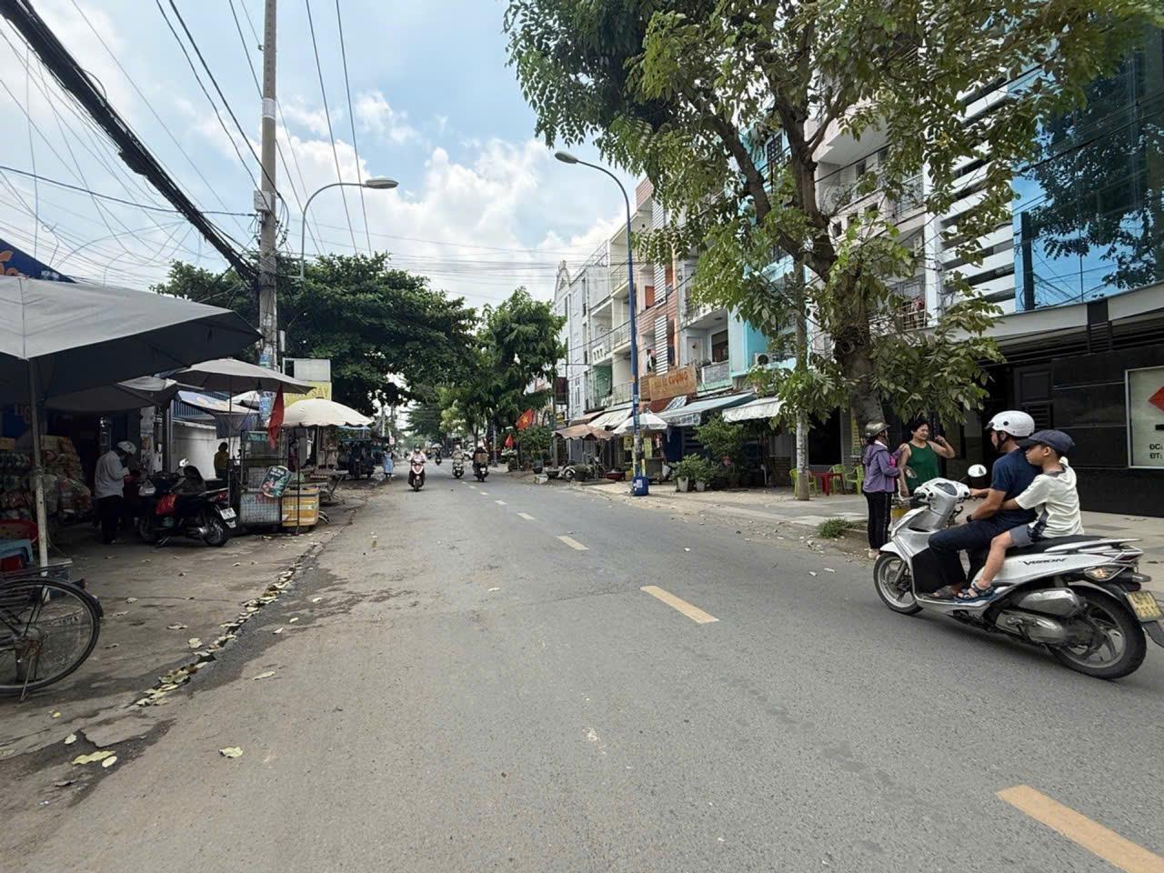 Cần bán nhanh nhà riêng sổ đỏ 4 tầng, 84 m2 tại Đường Tân Thới Nhất 17 - Quận 12, giá 13,6 tỷ