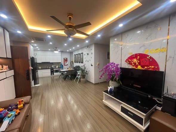 Cần bán nhà chung cư 108 m2, giá 9,55 tỷ tại Đường Lạc Long Quân - Phú Thượng - Tây Hồ - Hà Nội