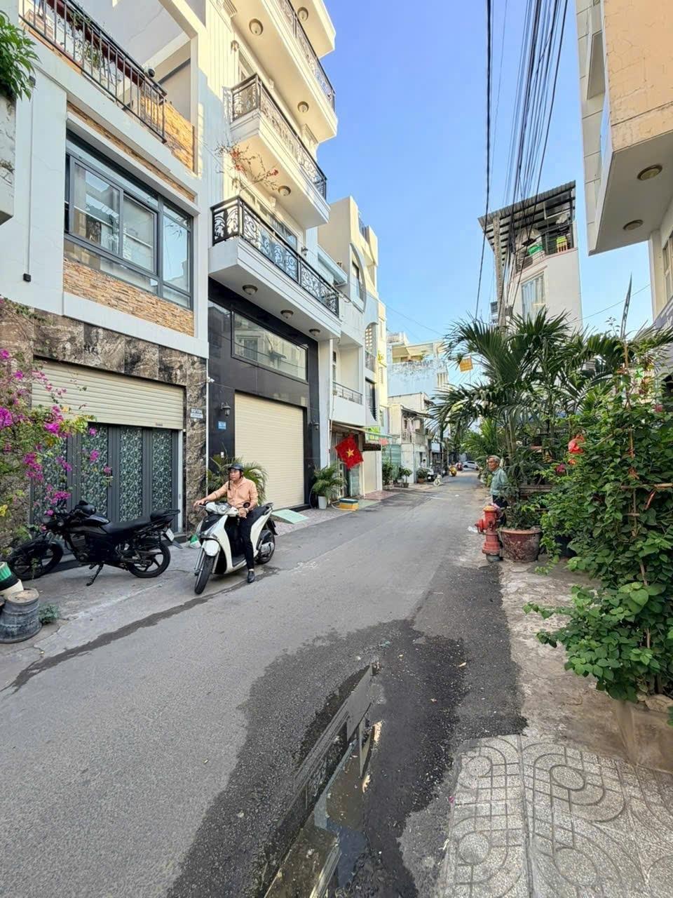 Cần bán gấp bán nhanh nhà riêng sổ đỏ 62 m2, hướng Tây-Bắc tại Phường 3 - Bình Thạnh, giá 15,9 tỷ