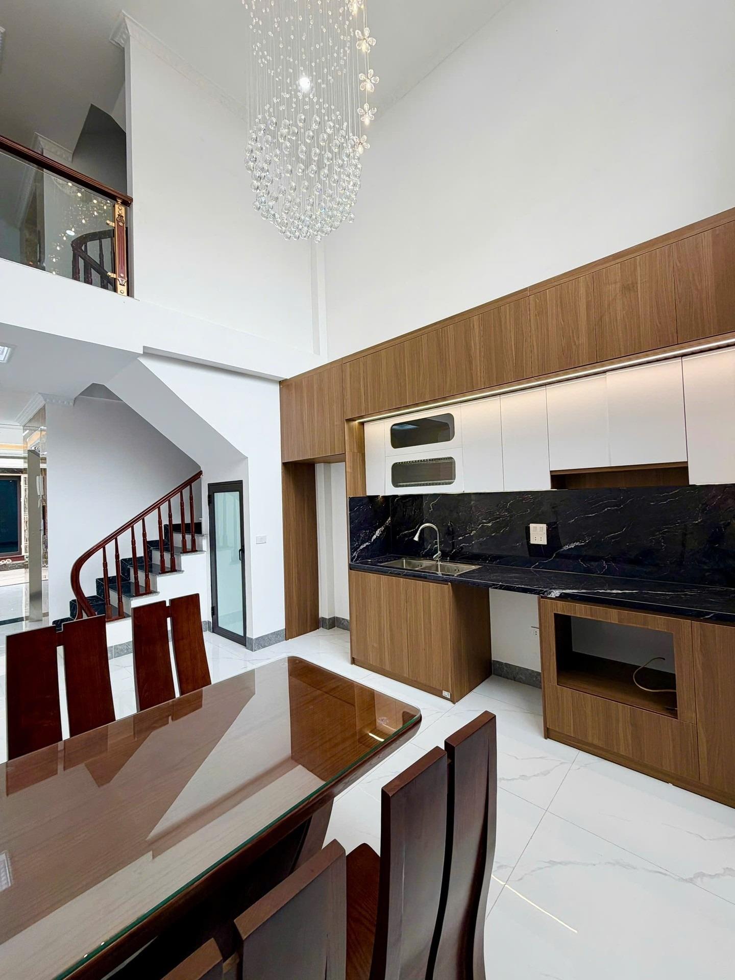 Sở hữu ngay căn nhà đẹp 35 m2 tại Đường Định Công - Định Công - Hoàng Mai - Hà Nội, giá 9,5 tỷ