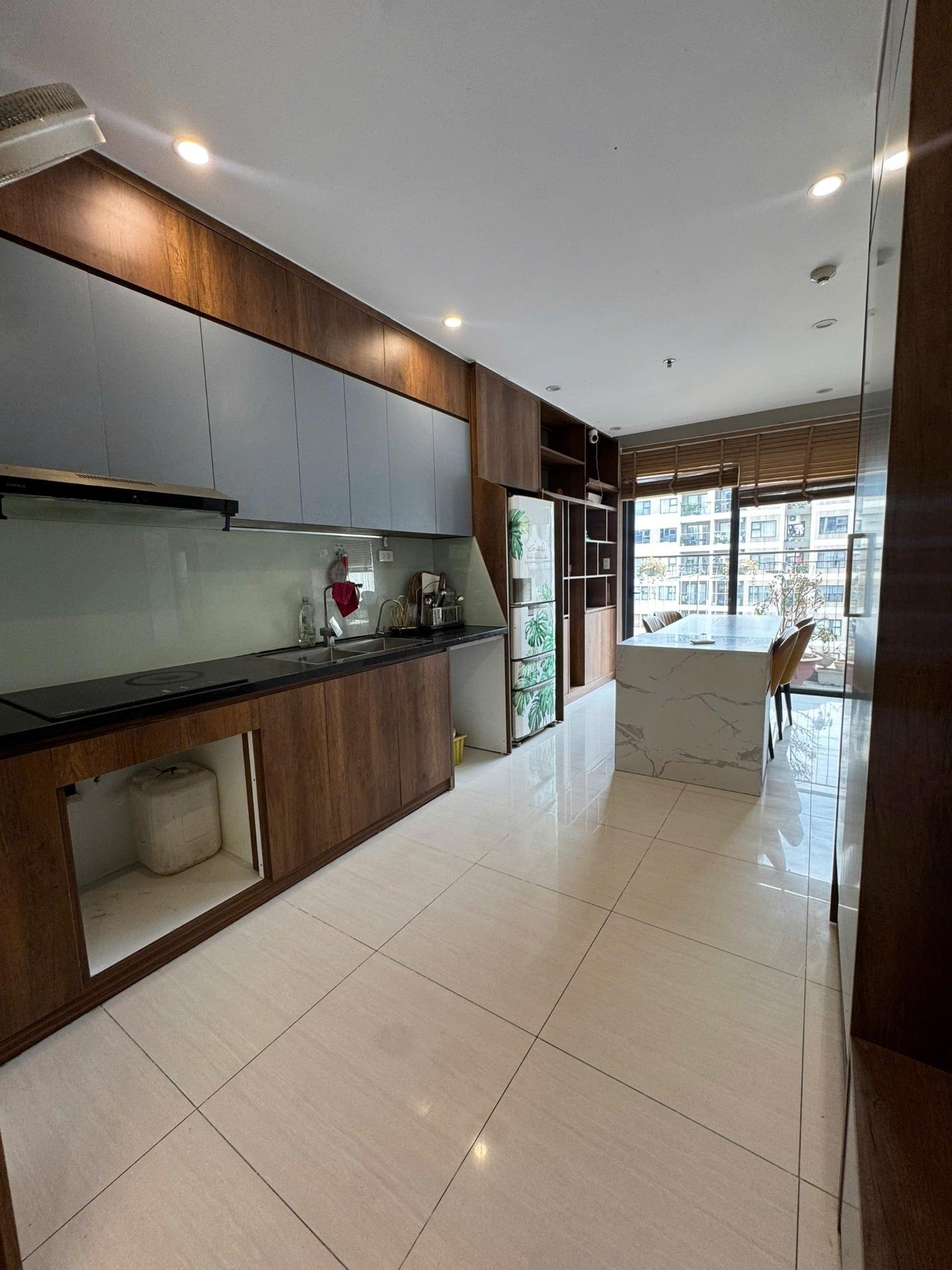 Cần bán gấp căn hộ chung cư 63 m2, hướng Tây-Nam, giá 3,87 tỷ tại Xã Dương Xá - Gia Lâm - Hà Nội
