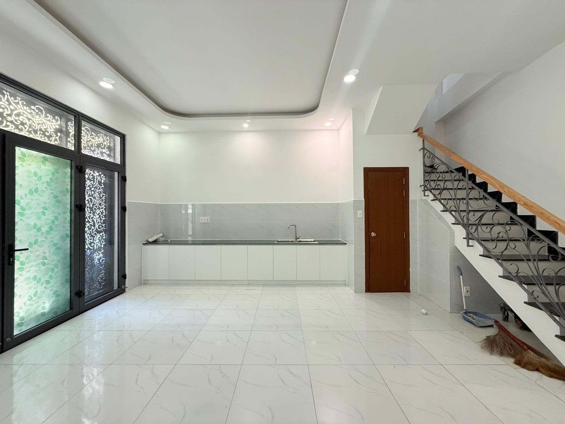 Cần bán ngay nhà riêng sổ đỏ 37 m2 tại Đường Võ Thị Sáu - Quận 3 - TP Hồ Chí Minh, giá 8,8 tỷ