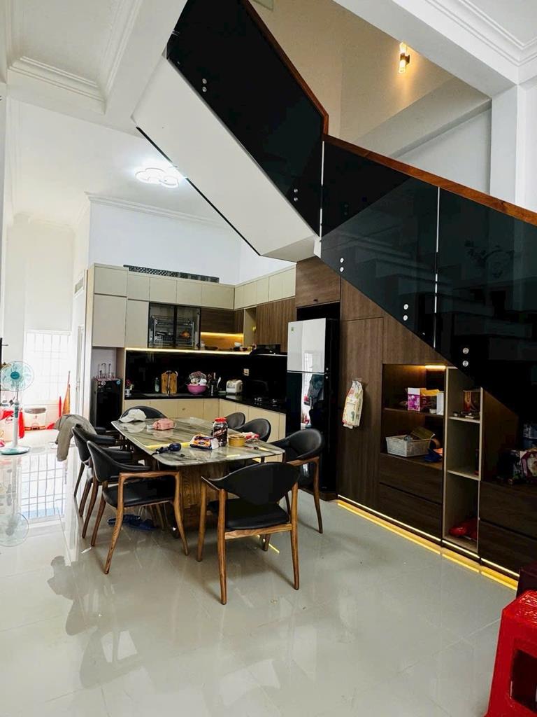 Cần bán nhanh căn nhà đẹp 64 m2 tại Phố Phan Đăng Lưu - 1 - Bảo Lộc - Lâm Đồng, giá 4,9 tỷ