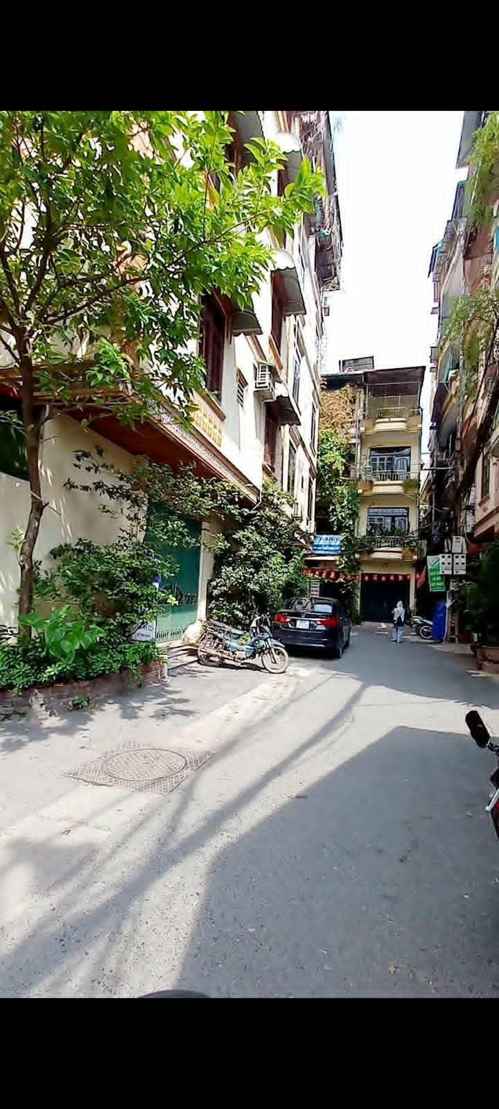 Cần bán nhà riêng sổ đỏ 68 m2 tại Phố Trần Đại Nghĩa - Đồng Tâm - Hai Bà Trưng, giá 15,2 tỷ