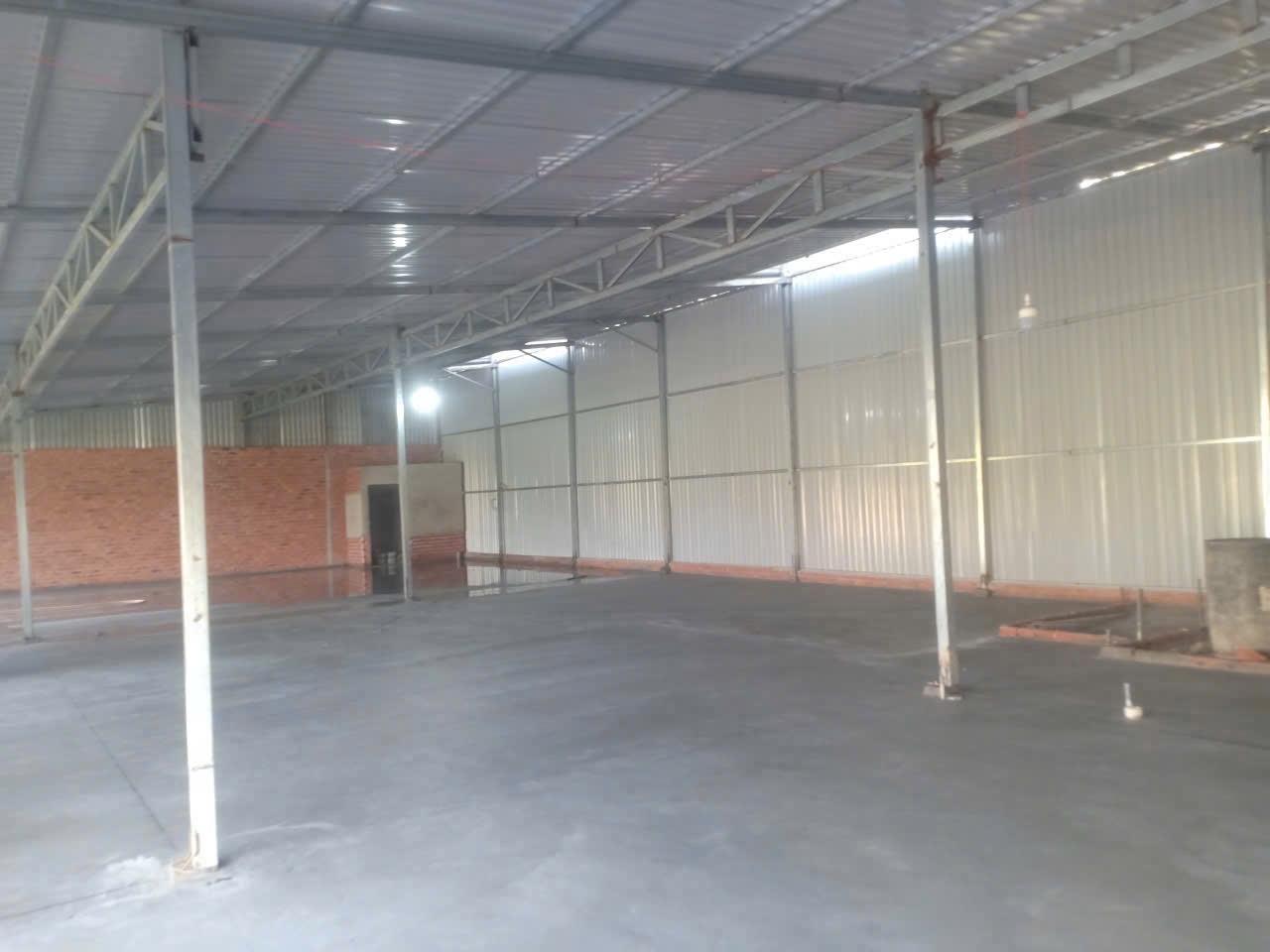 Chính Chủ Cho Thuê Giá Rẻ Kho Xưởng Diện Tích Lớn 300m2 Quận Hóc Môn 