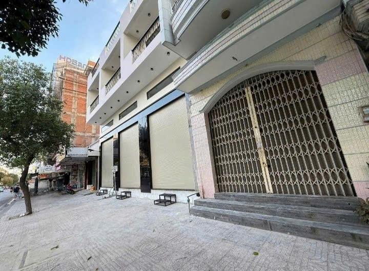 Cần bán gấp căn nhà mặt phố 130 m2 tại Đường Gò Dầu - Tân Sơn Nhì - Tân Phú, giá 22 tỷ