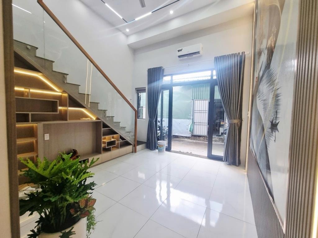 Sở hữu ngay nhà sổ hồng riêng 2 tầng, 45 m2, mặt tiền 4m tại Đường Trường Chinh, giá 4 tỷ