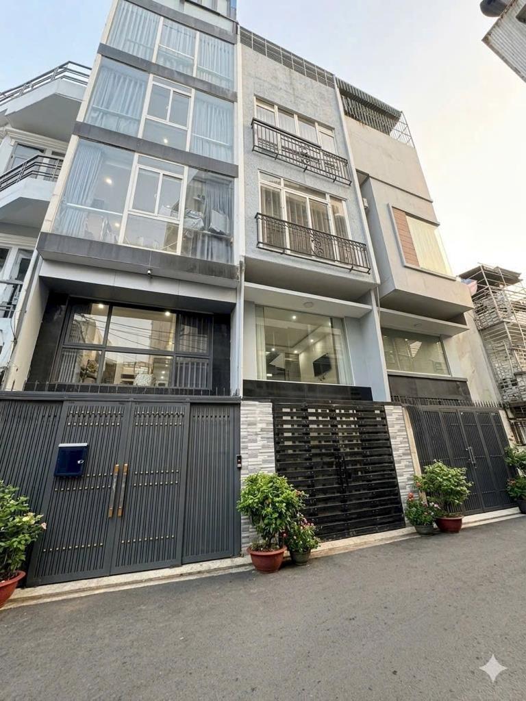 Chuyển nhượng căn nhà đẹp 48 m2 tại Đường Hoàng Hoa Thám - 5 - Phú Nhuận, giá 9,5 tỷ