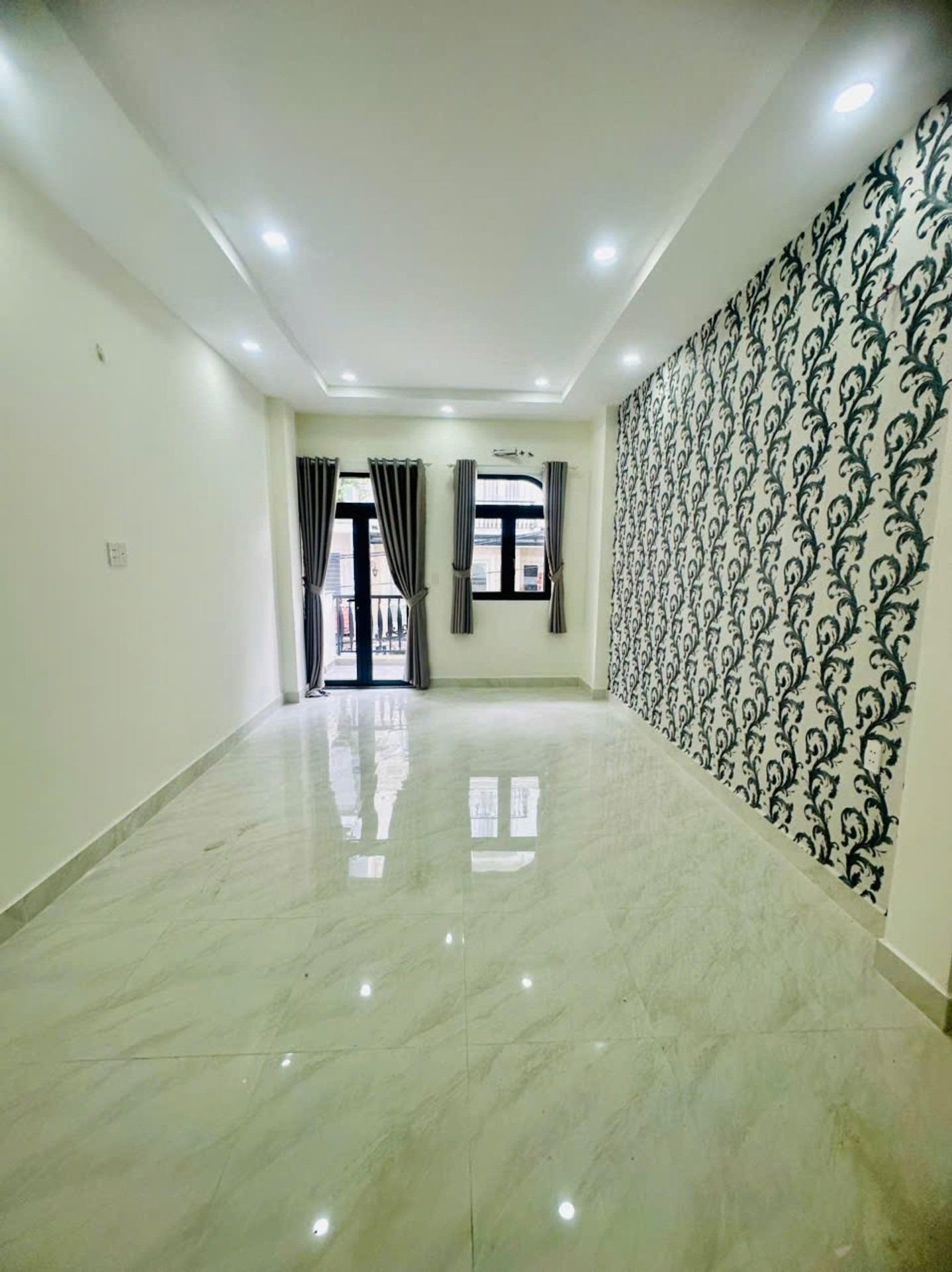 Sở hữu ngay nhà sổ hồng riêng 55 m2 tại Đường Giải Phóng - 4 - Tân Bình, giá 11,6 tỷ