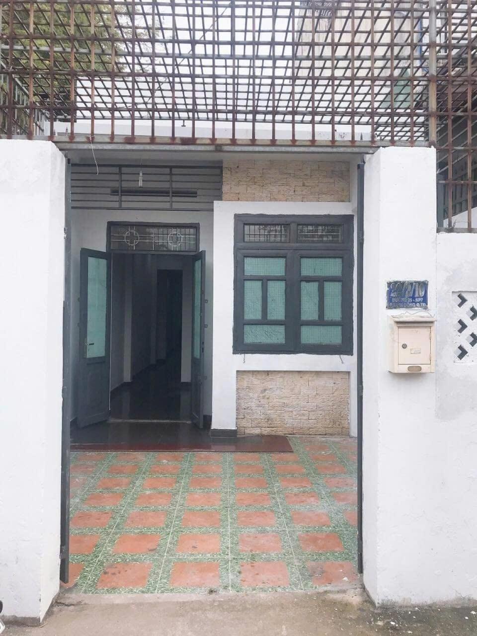 Cần bán gấp nhà sổ riêng 103 m2, hướng Bắc tại Phường Linh Đông - Thủ Đức, giá 5,25 tỷ