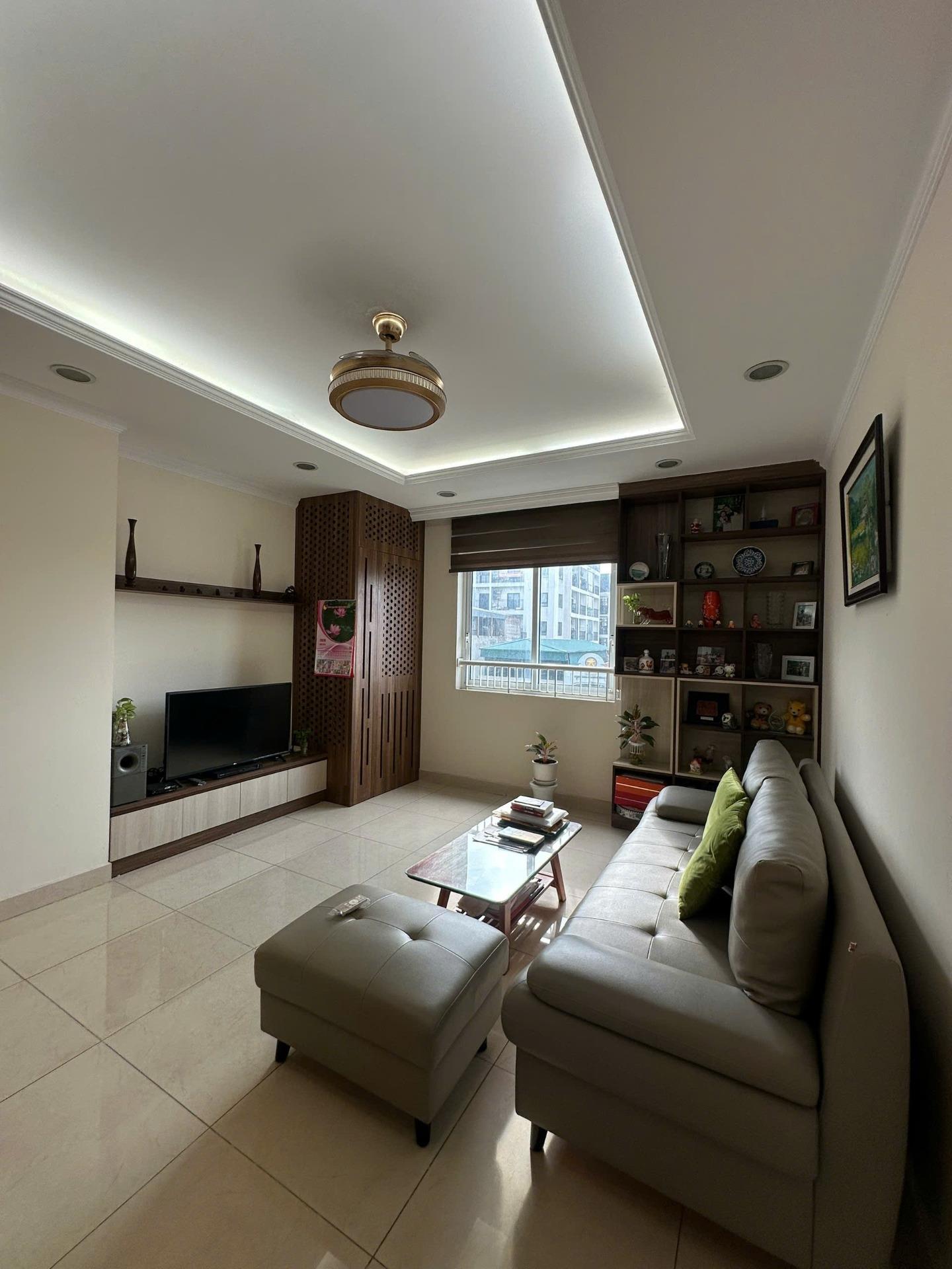 Cần bán gấp căn hộ 91 m2, hướng Đông-Nam, thỏa thuận tại Phường Bưởi - Tây Hồ - Hà Nội