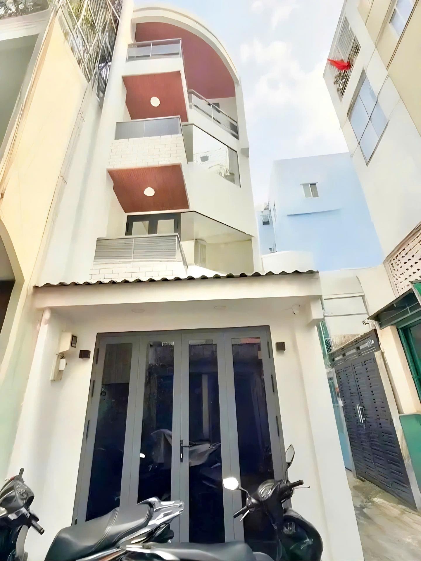Cần bán gấp bán nhanh nhà riêng sổ đỏ 32 m2 tại Đường 7 Cư xá Đô Thành - 4 - Quận 3, giá 6,8 tỷ