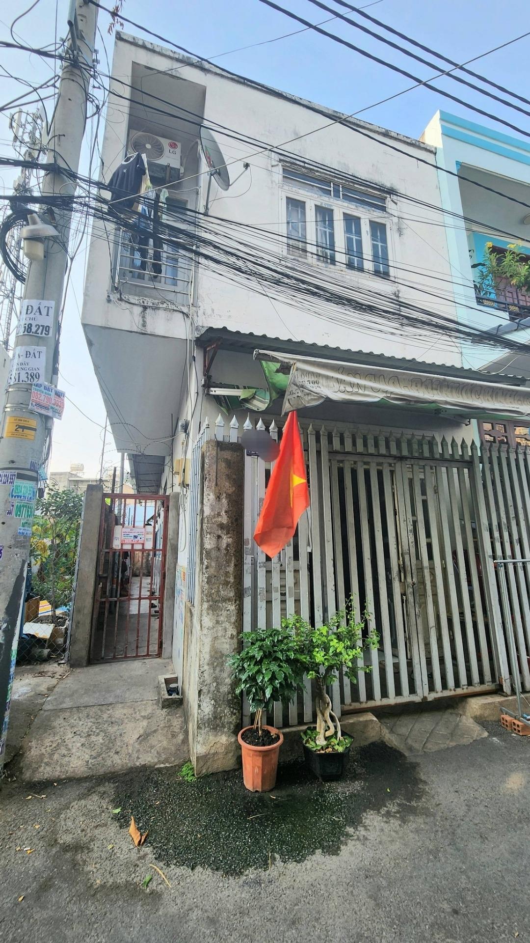 Cần bán gấp căn nhà đẹp 122 m2, hướng Đông-Nam tại Đường Lê Văn Chí - Thủ Đức, giá 6,99 tỷ