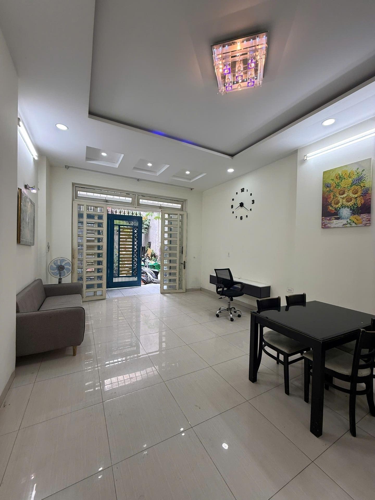 Sở hữu căn nhà 54 m2, hướng Đông-Nam tại Phường Hiệp Bình Chánh - Thủ Đức, giá 6,95 tỷ