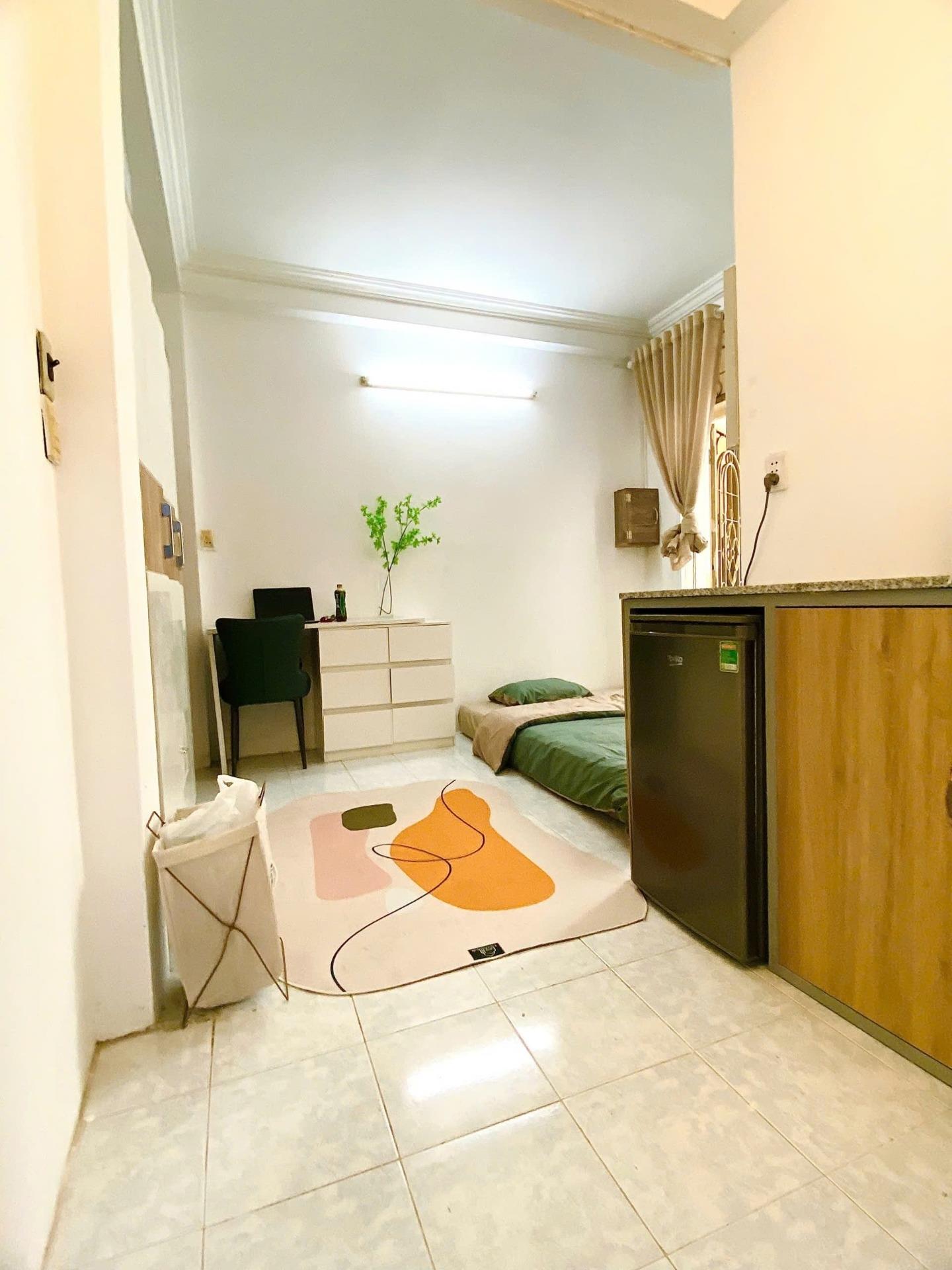 Studio 30m2- lầu 1- bancol lớn nuôi PET vô tư- full nội thất- tắm nc nóng- giặt sấy elex- 6tr/th