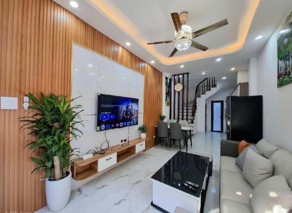 Bán nhà sổ hồng riêng 33 m2 tại Phường Biên Giang - Hà Đông - Hà Nội, giá 3,95 tỷ