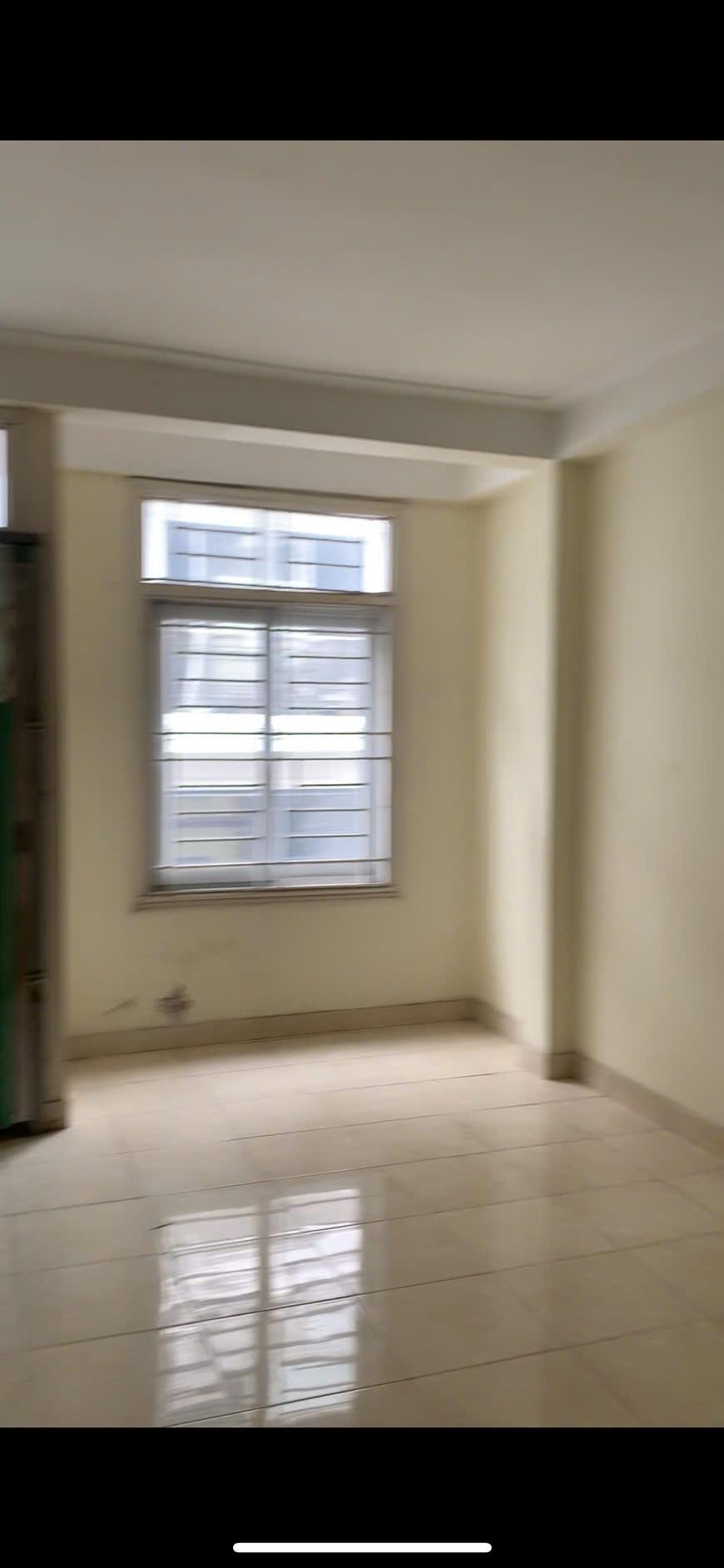 Chỉ 4tr văn phòng 30m2 tại Giải Phóng - Hoàng Mai sẵn nội thất làm việc