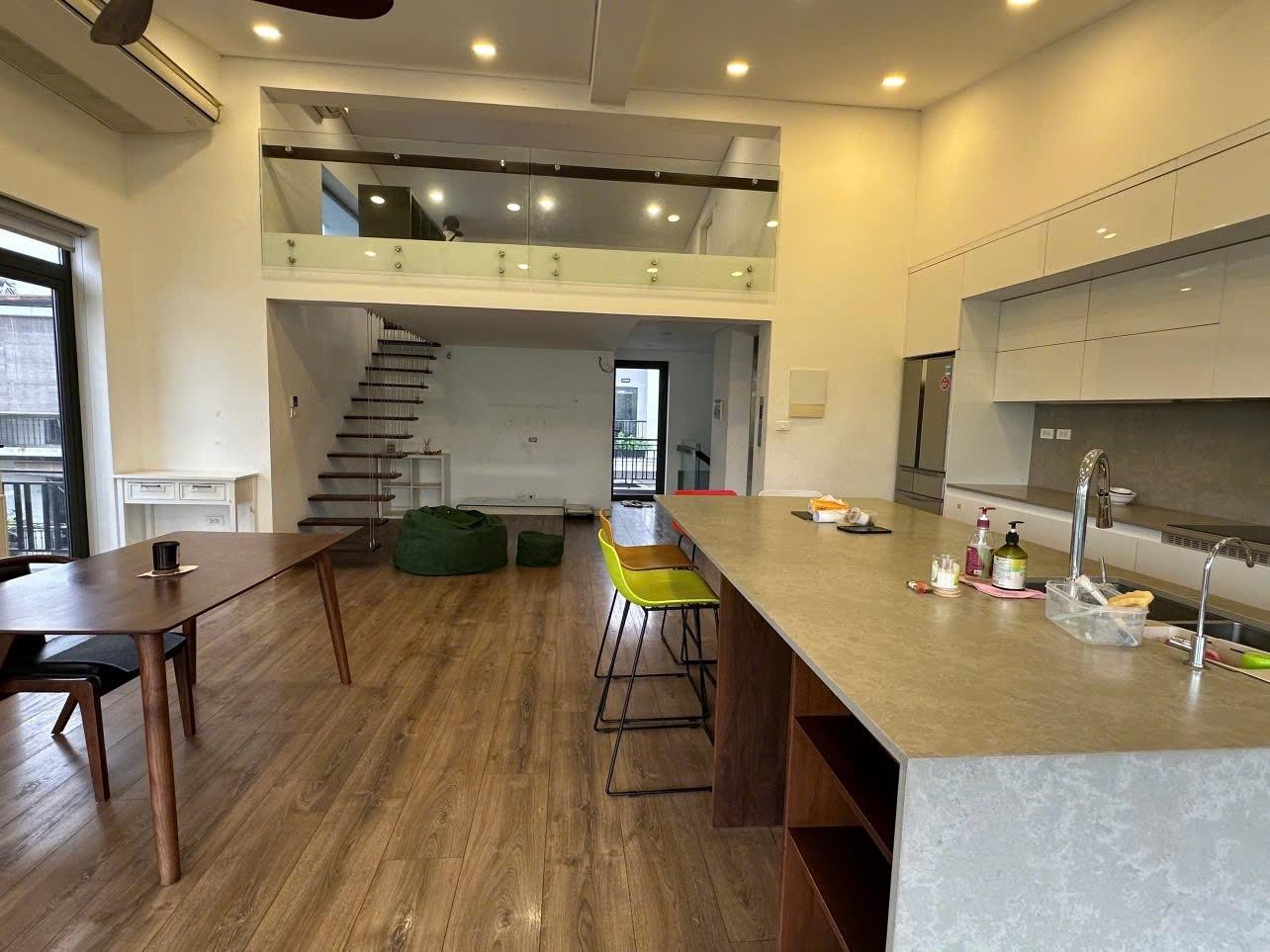 Cần bán gấp bán nhanh căn biệt thự 200 m2, giá tốt tại Đường Trúc - Văn Giang - Hưng Yên
