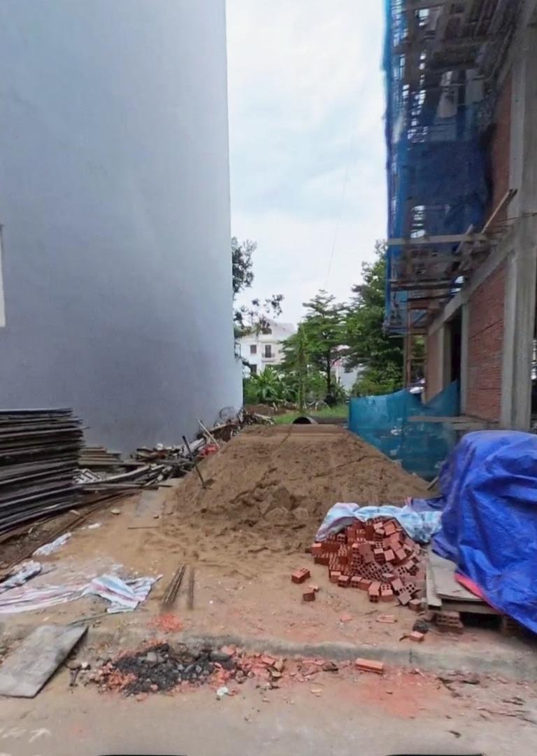 Chuyển nhượng lô đất nền 160 m2, hướng Đông-Nam tại Quận 2 - TP Hồ Chí Minh, giá 220 tr