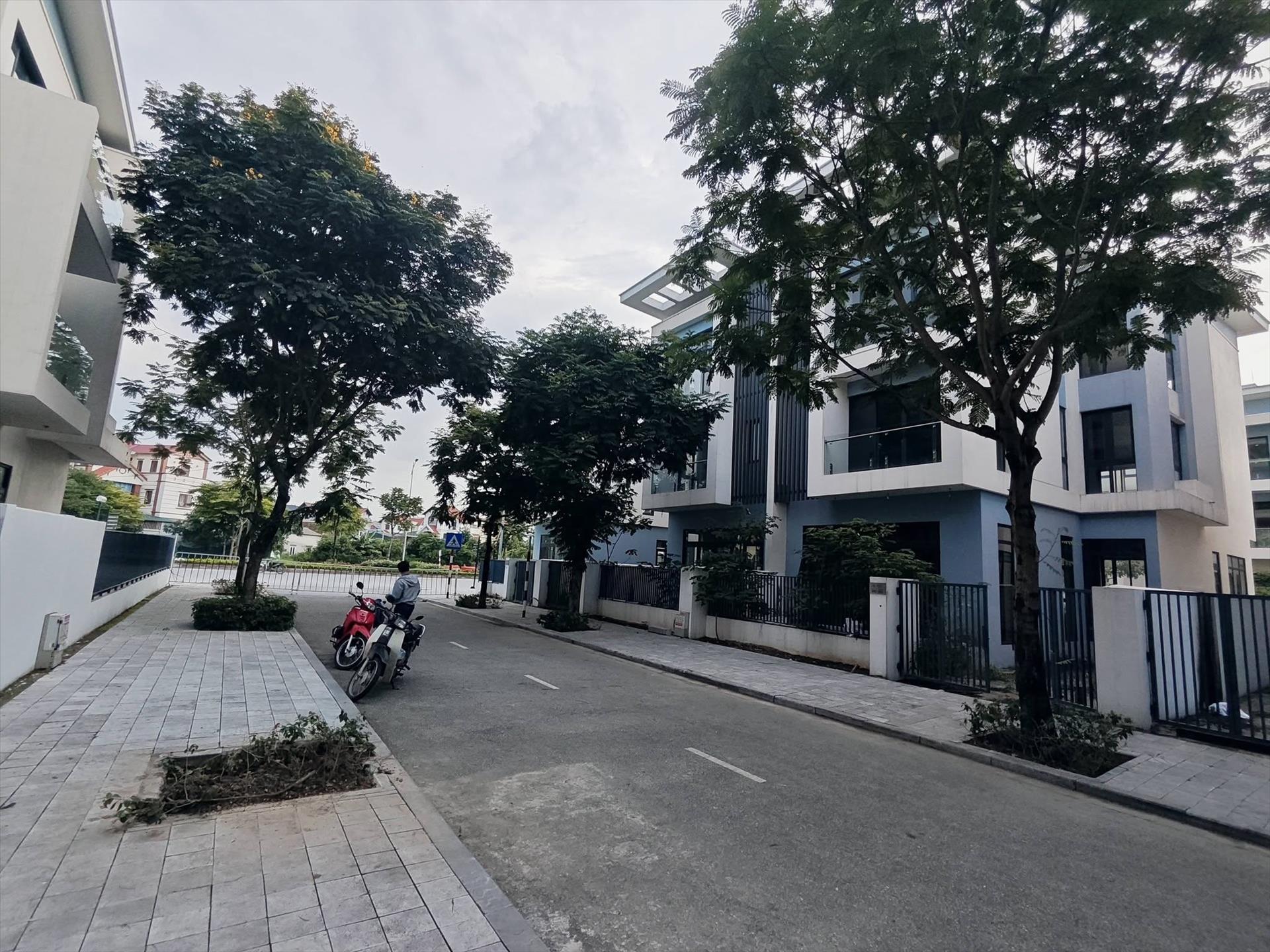 Bán gấp nhà lk 4 tầng, 198 m2, giá 48,6 tỷ tại Phường Dương Nội - Hà Đông - Hà Nội