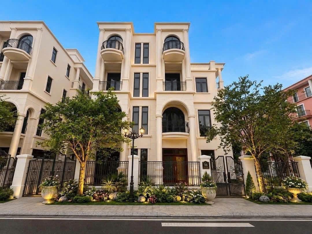Bán nhà phố 126 m2, hướng Tây-Bắc tại Xã Nghĩa Trụ - Văn Giang - Hưng Yên, giá 12,8 tỷ