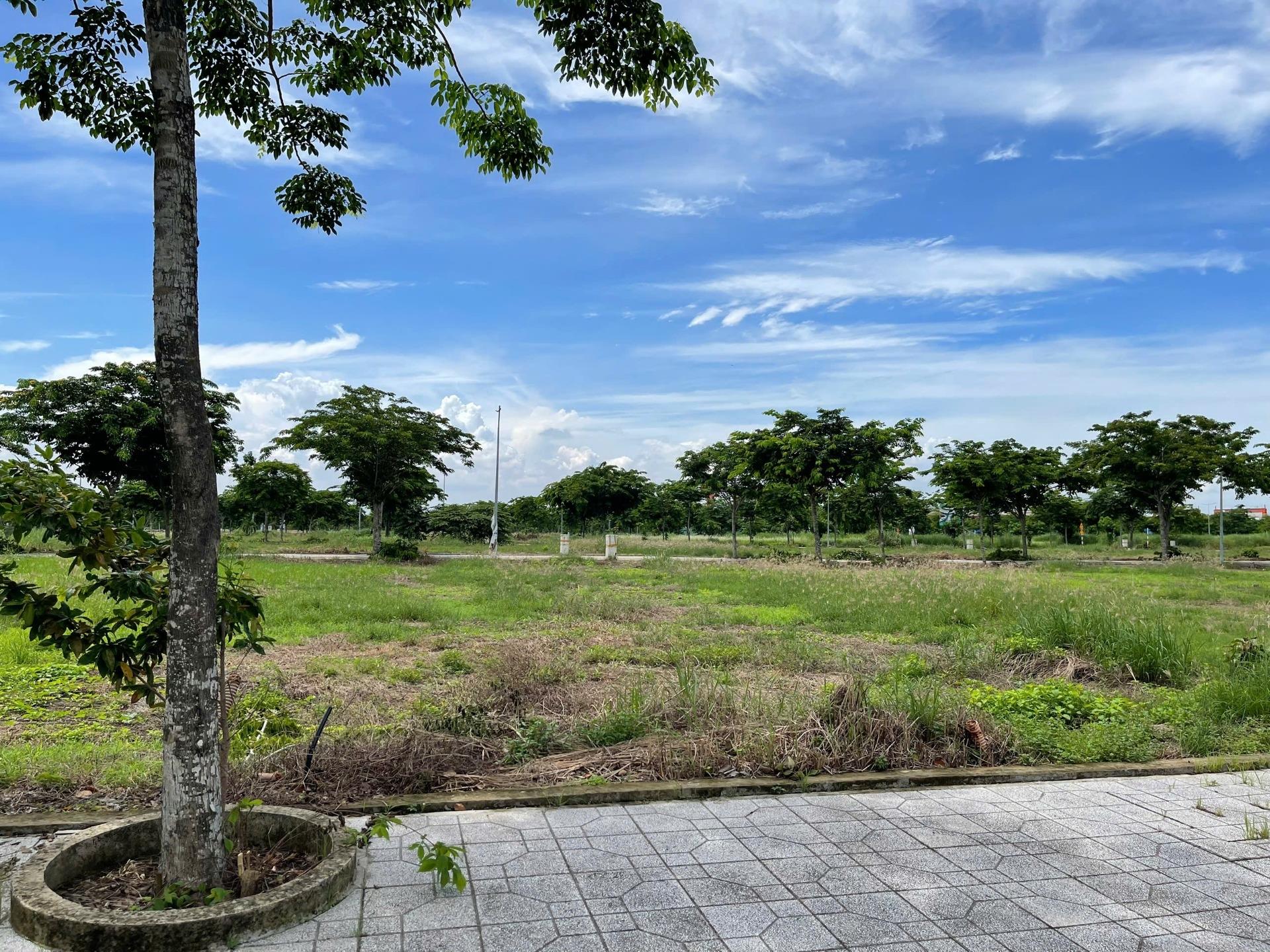 Cần bán ngay nền đất 90 m2, hướng Đông tại Đức Hoà Đông - Đức Hòa - Long An, giá 1,88 tỷ