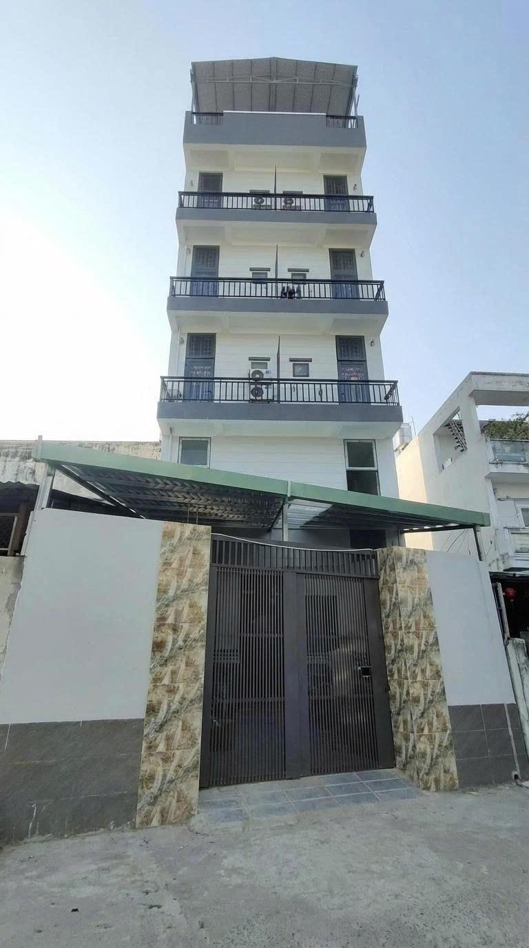 Chuyển nhượng căn nhà đẹp 132 m2 tại Đường Đỗ Xuân Hợp - Phước Long B - Quận 9, giá 21 tỷ