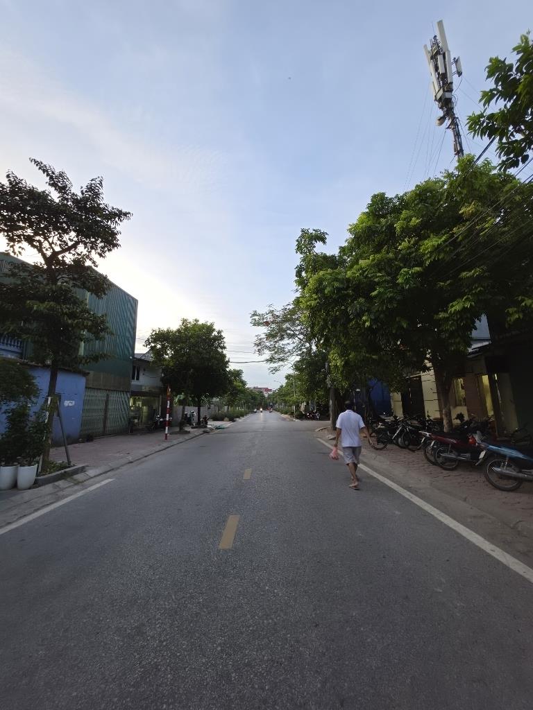 Sở hữu ngay đất nền 133 m2, mặt tiền 8m tại Phường Long Biên - Long Biên - Hà Nội, giá 22 tỷ