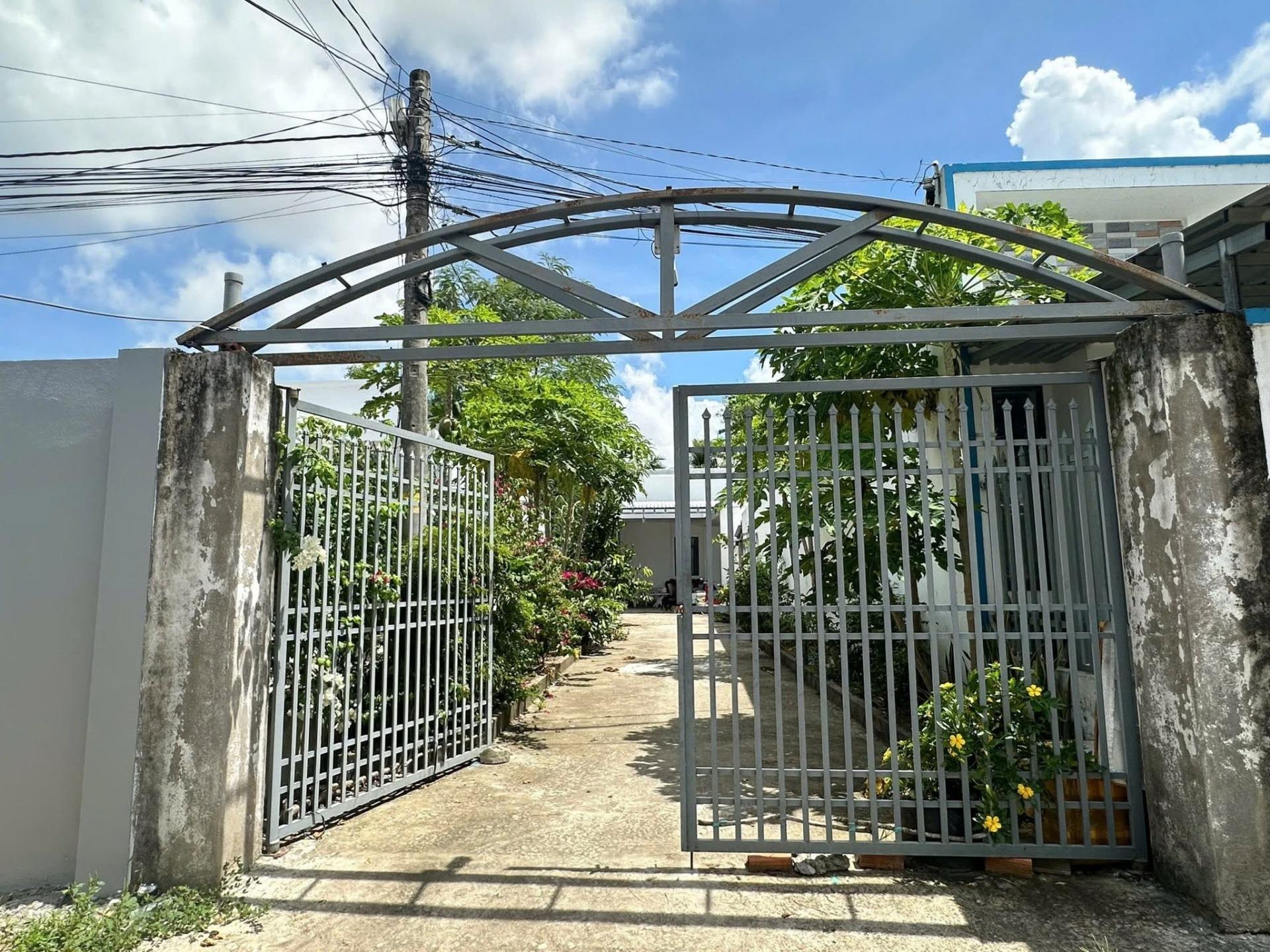 Chuyển nhượng nhà sổ riêng 212 m2 tại Xã Tân Thông Hội - Củ Chi - TP Hồ Chí Minh, giá 1,21 tỷ