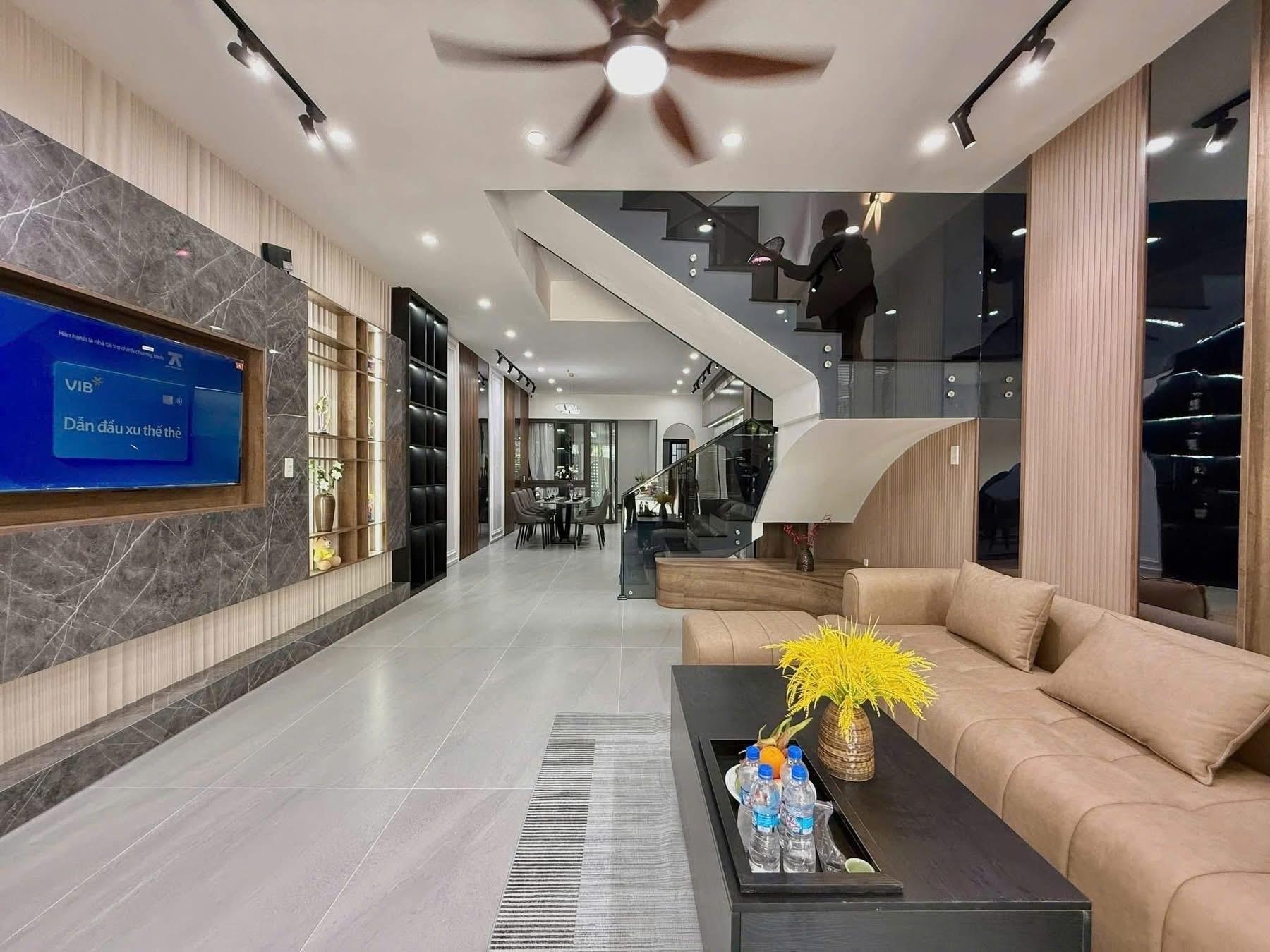 Bán gấp căn nhà 137 m2 tại Đường Phạm Văn Đồng - 3 - Gò Vấp - TP Hồ Chí Minh, giá 13,7 tỷ