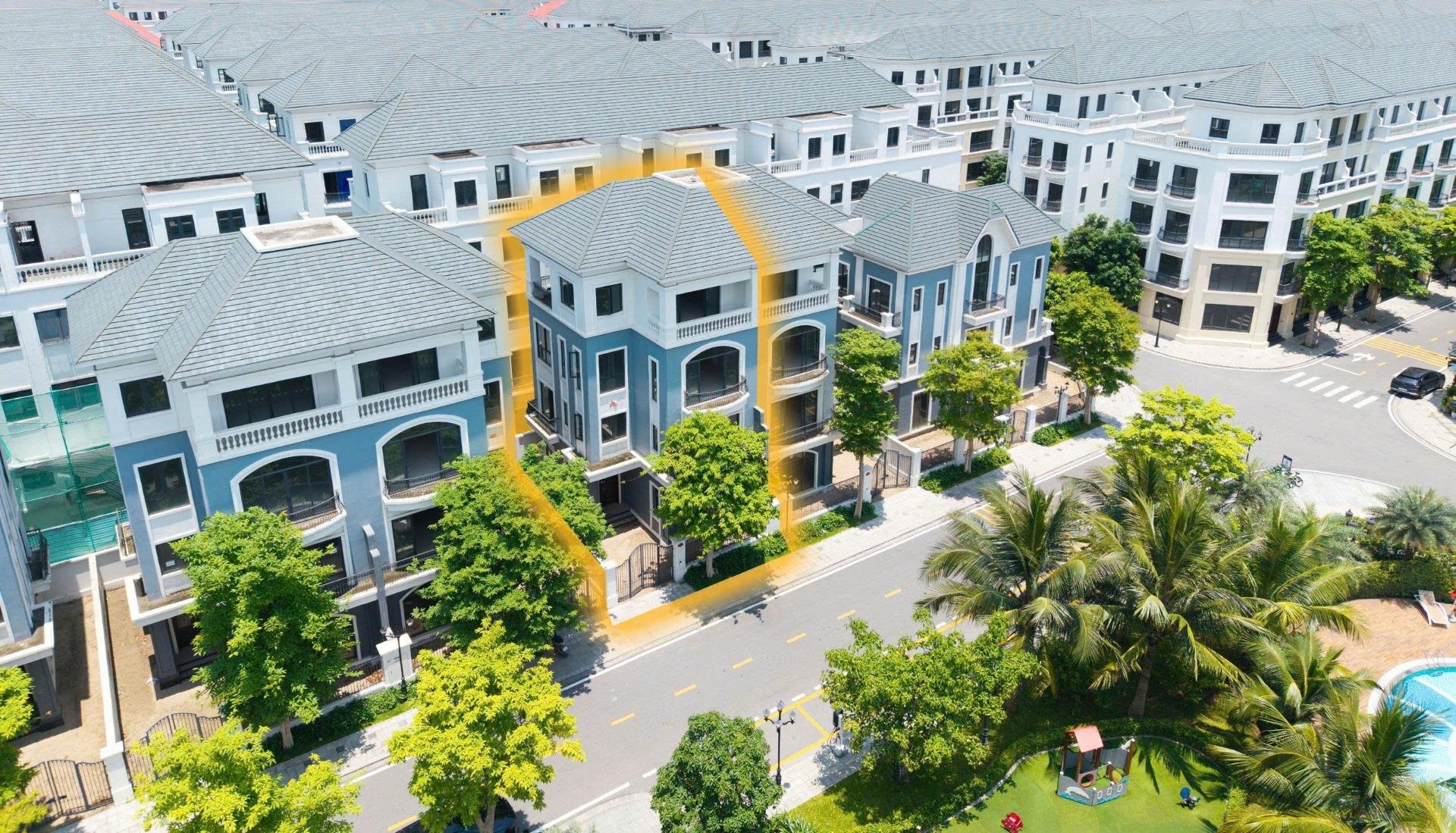 Bán gấp căn biệt thự 313 m2, giá 25,7 tỷ tại Huyện Văn Giang - Hưng Yên