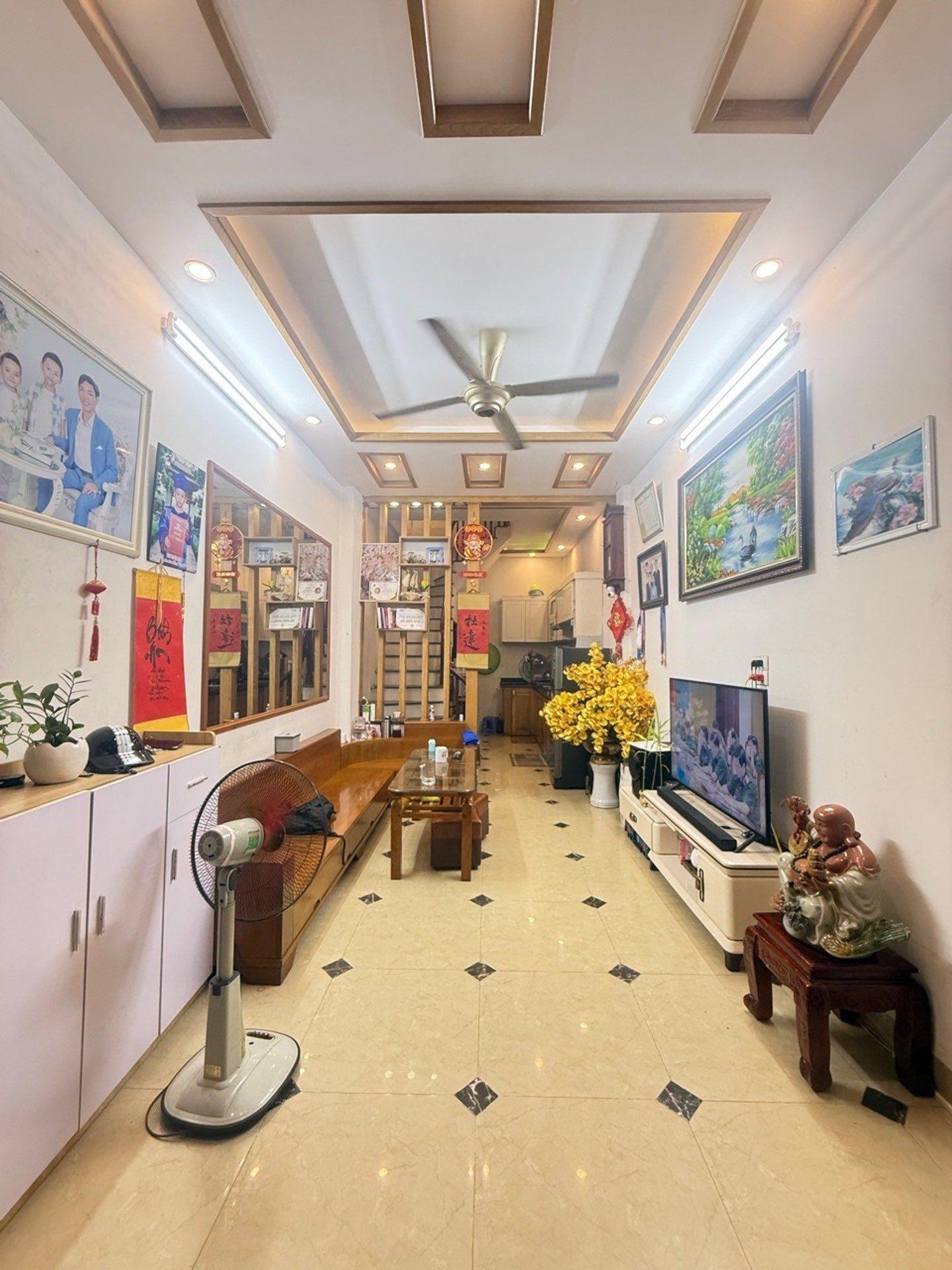 Sở hữu ngay nhà đẹp 30 m2, hướng Tây tại Phường Thịnh Liệt - Hoàng Mai - Hà Nội, giá 8,9 tỷ