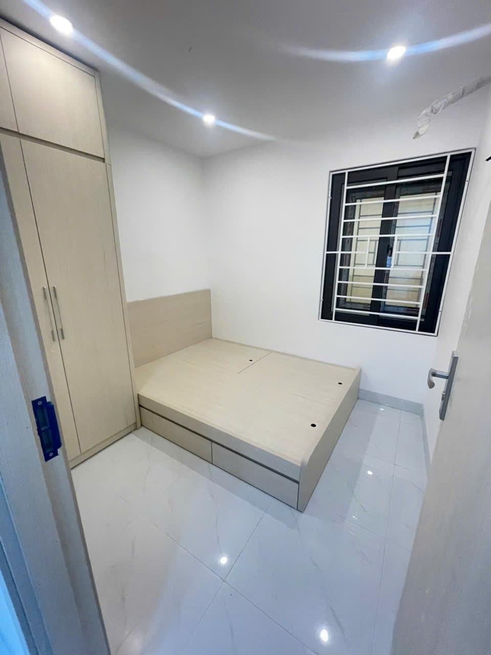 Cần bán gấp bán nhanh căn chung cư 50 m2, giá 2 tr tại Phố Hào Nam - Đống Đa - Hà Nội