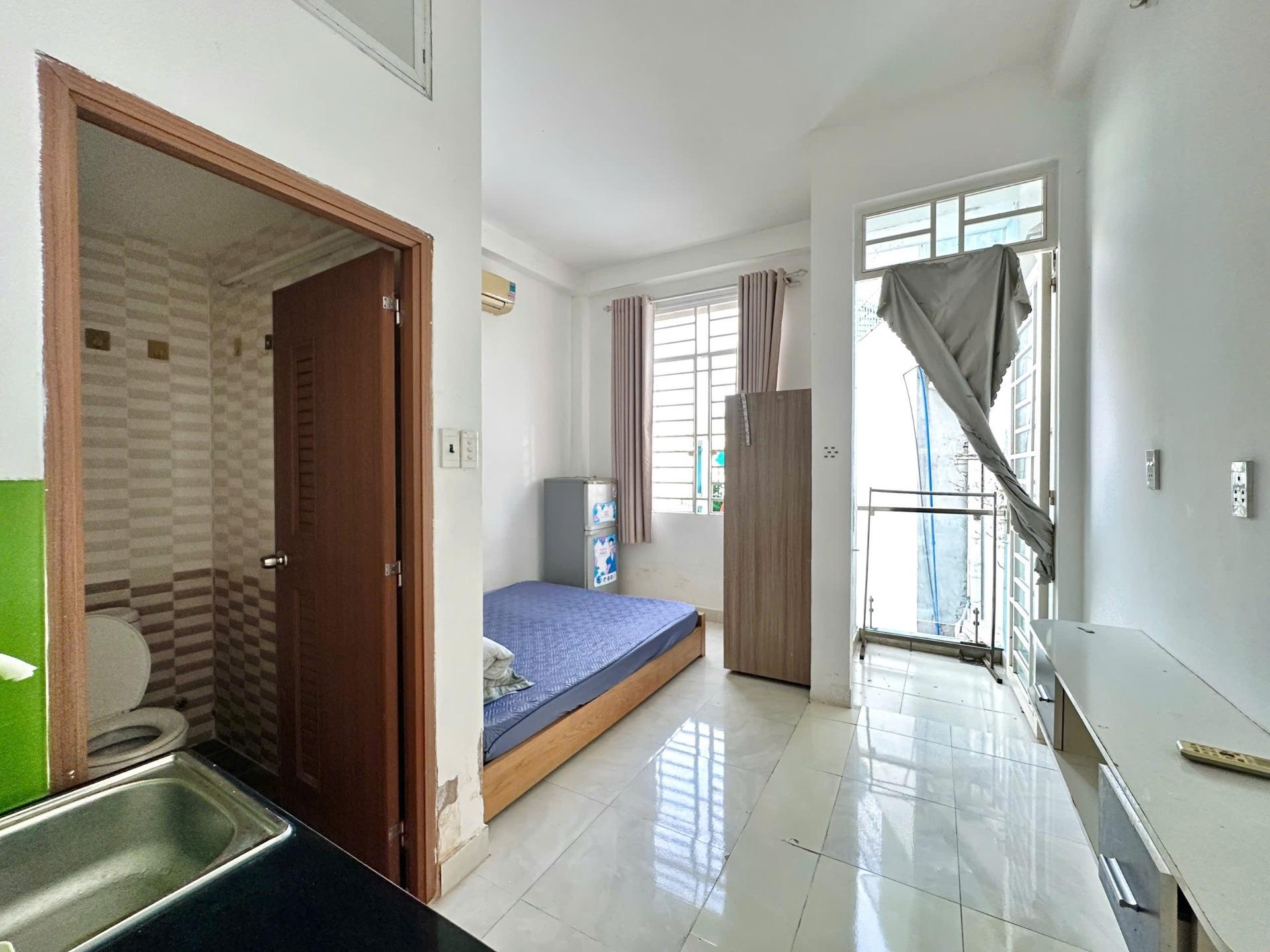 Cho thuê gấp phòng 20 m2 tại Đường 3 Cư xá Lữ Gia - 15 - Quận 11, giá 5 triệu/tháng
