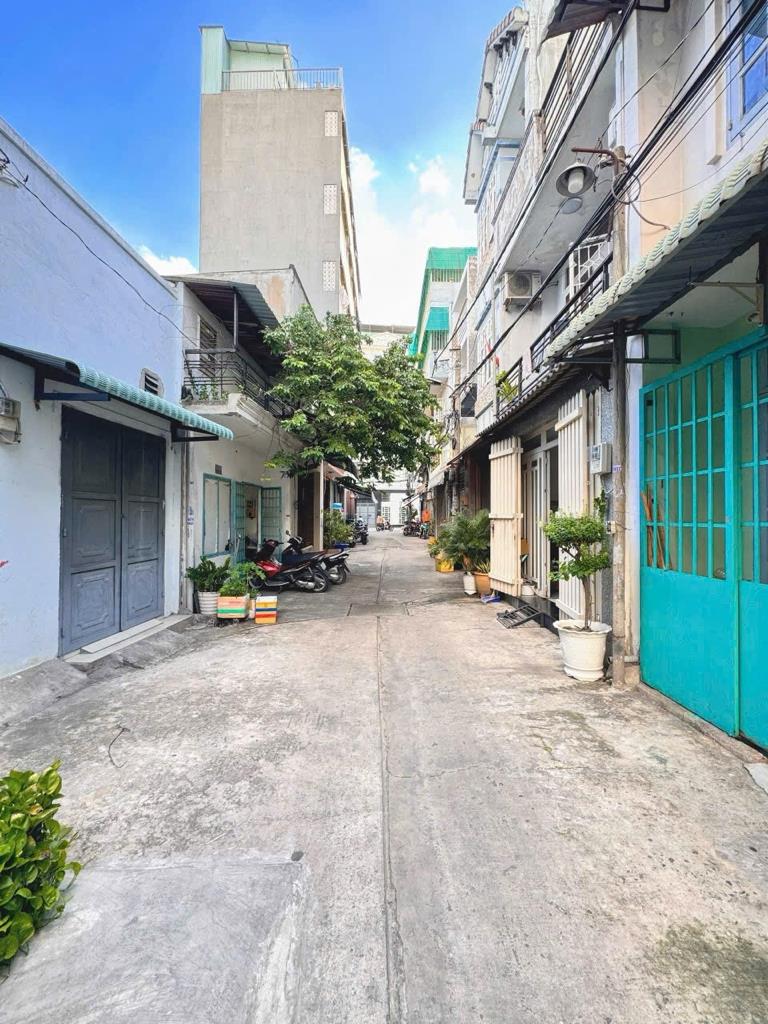 Sở hữu nhà sổ hồng riêng 32,79999923706055 m2 tại Đường Lê Văn Quới - Bình Tân, giá 3,95 tỷ