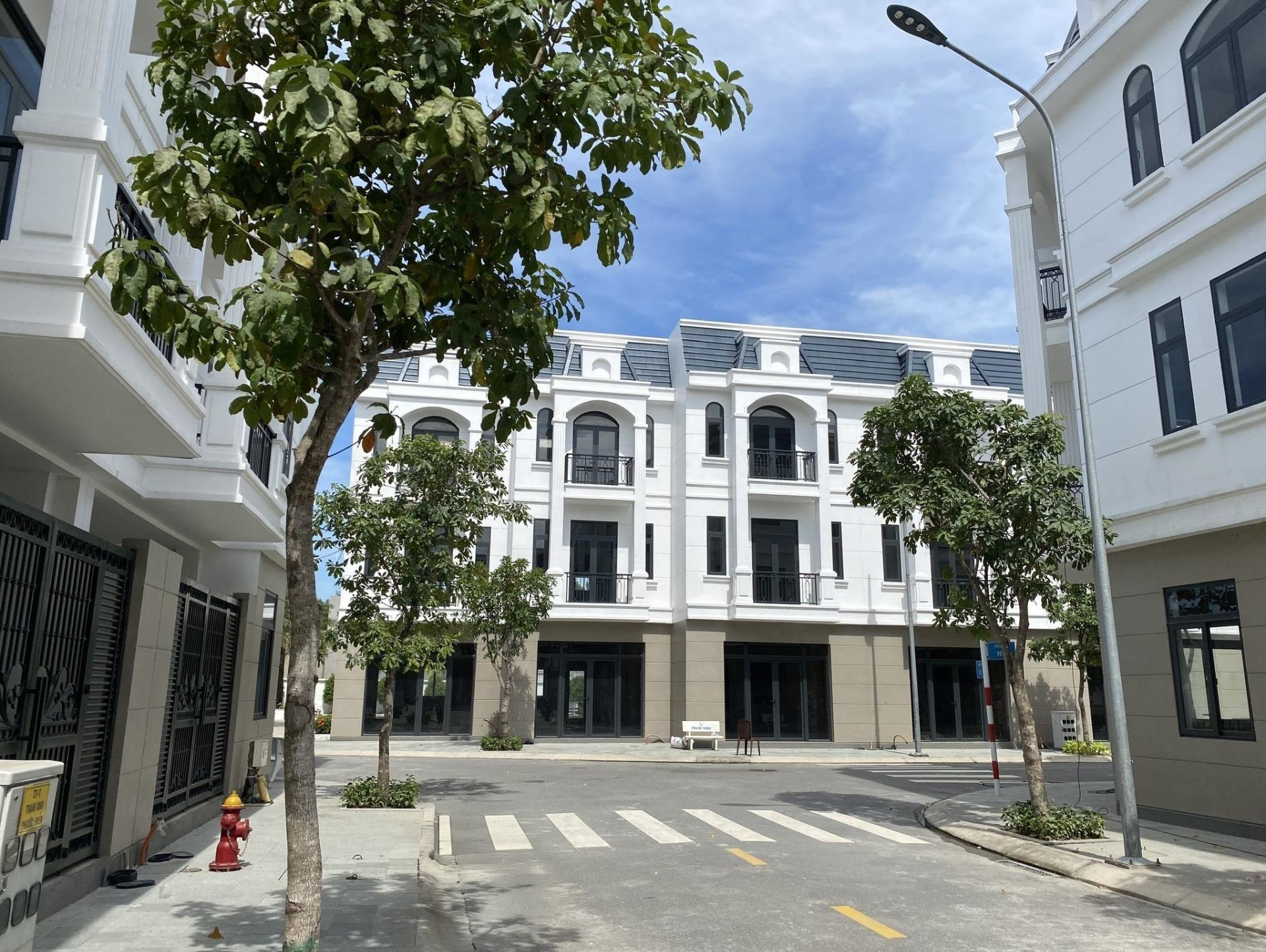 Cần bán gấp shophouses 62 m2, giá 5 tỷ tại Đường Bình Chuẩn 34 - Thuận An - Bình Dương